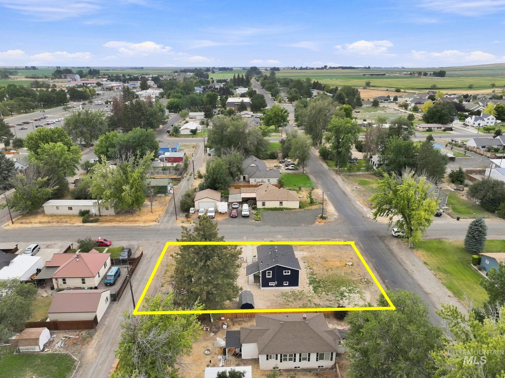 234 13th Ave W, Gooding, Idaho 83300, 4 Bedrooms, 1.5 Bathrooms, Residential For Sale, Price $290,000,MLS 98999290