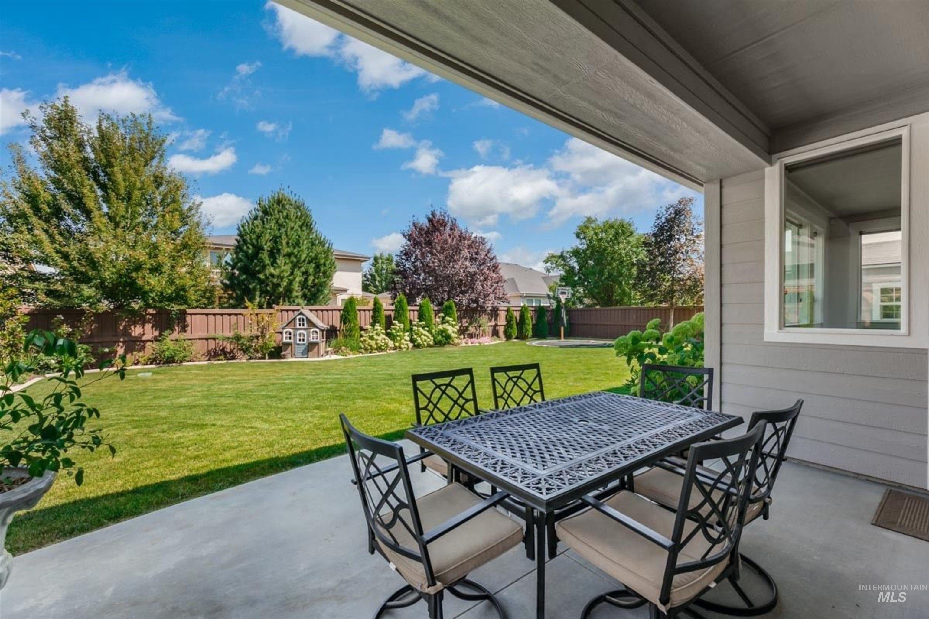 5832 N Bolsena Ave, Meridian, Idaho 83646, 5 Bedrooms, 3.5 Bathrooms, Residential For Sale, Price $928,000,MLS 98999299