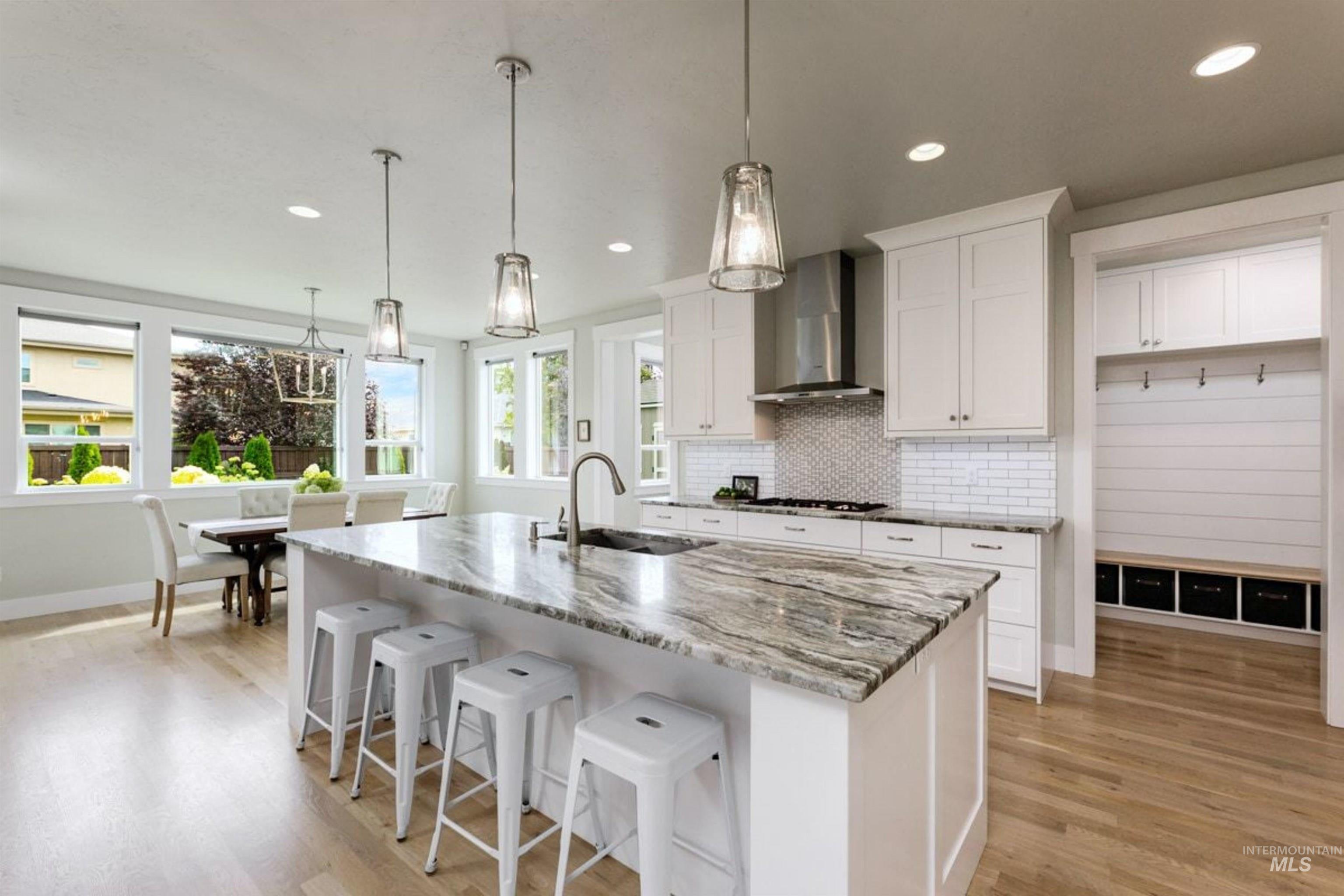 5832 N Bolsena Ave, Meridian, Idaho 83646, 5 Bedrooms, 3.5 Bathrooms, Residential For Sale, Price $928,000,MLS 98999299