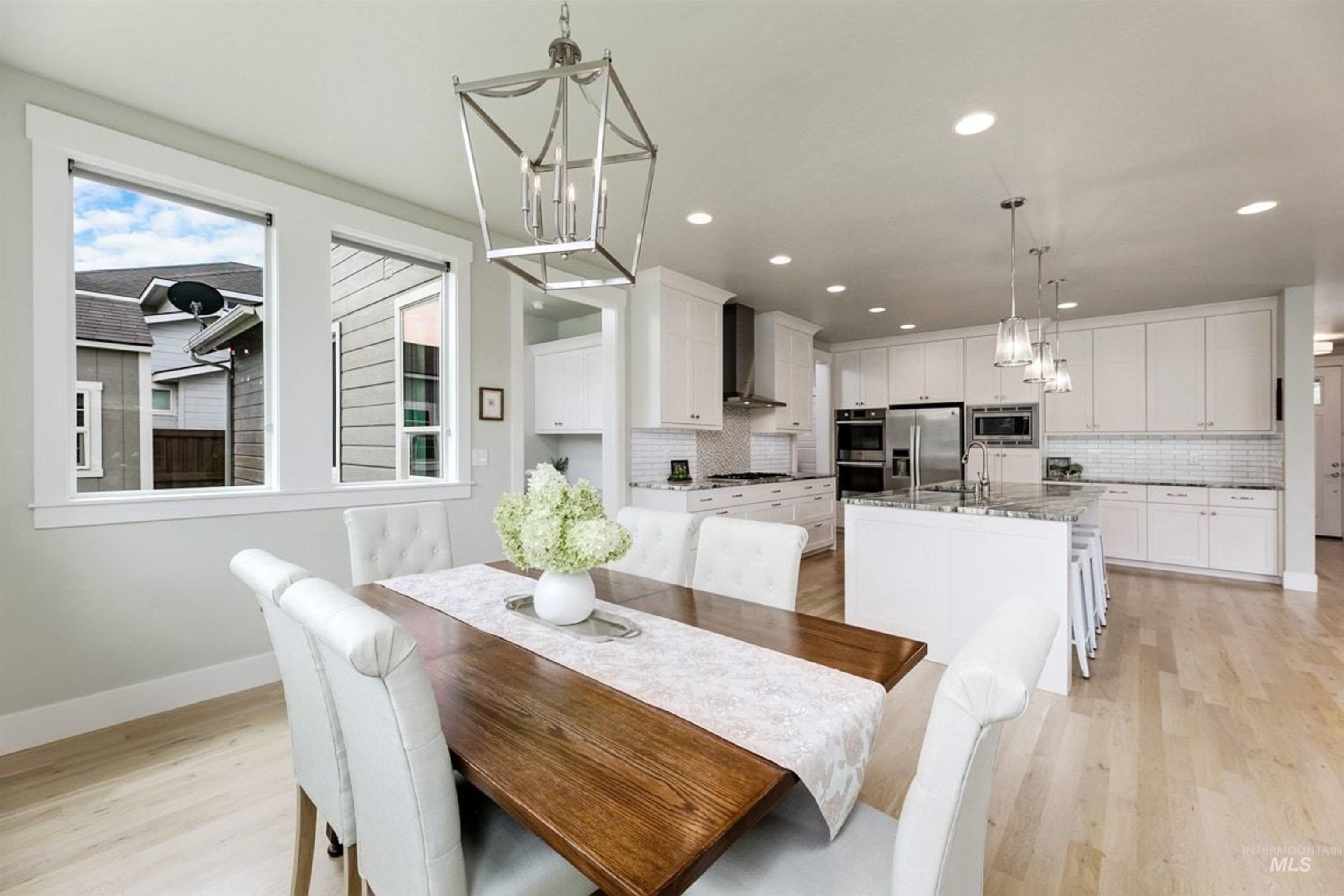 5832 N Bolsena Ave, Meridian, Idaho 83646, 5 Bedrooms, 3.5 Bathrooms, Residential For Sale, Price $928,000,MLS 98999299