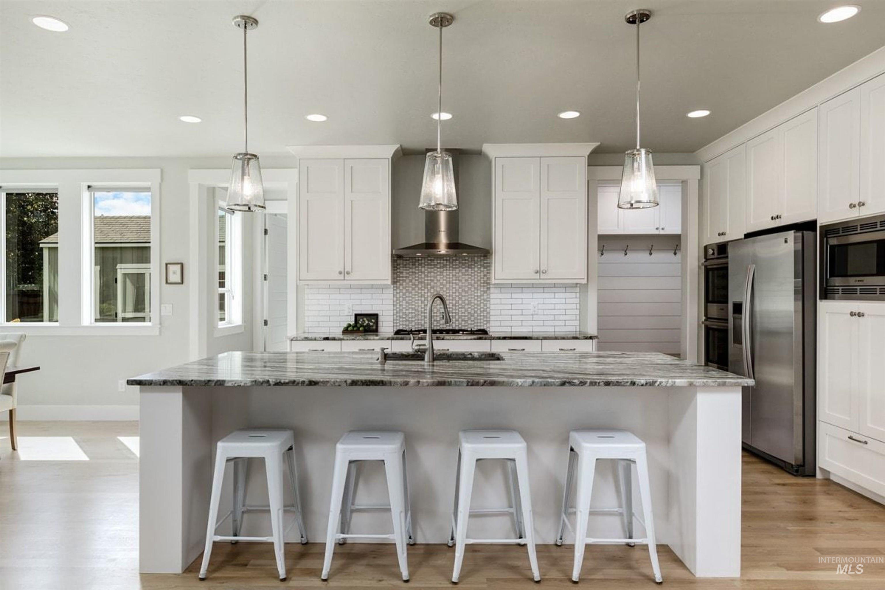 5832 N Bolsena Ave, Meridian, Idaho 83646, 5 Bedrooms, 3.5 Bathrooms, Residential For Sale, Price $928,000,MLS 98999299