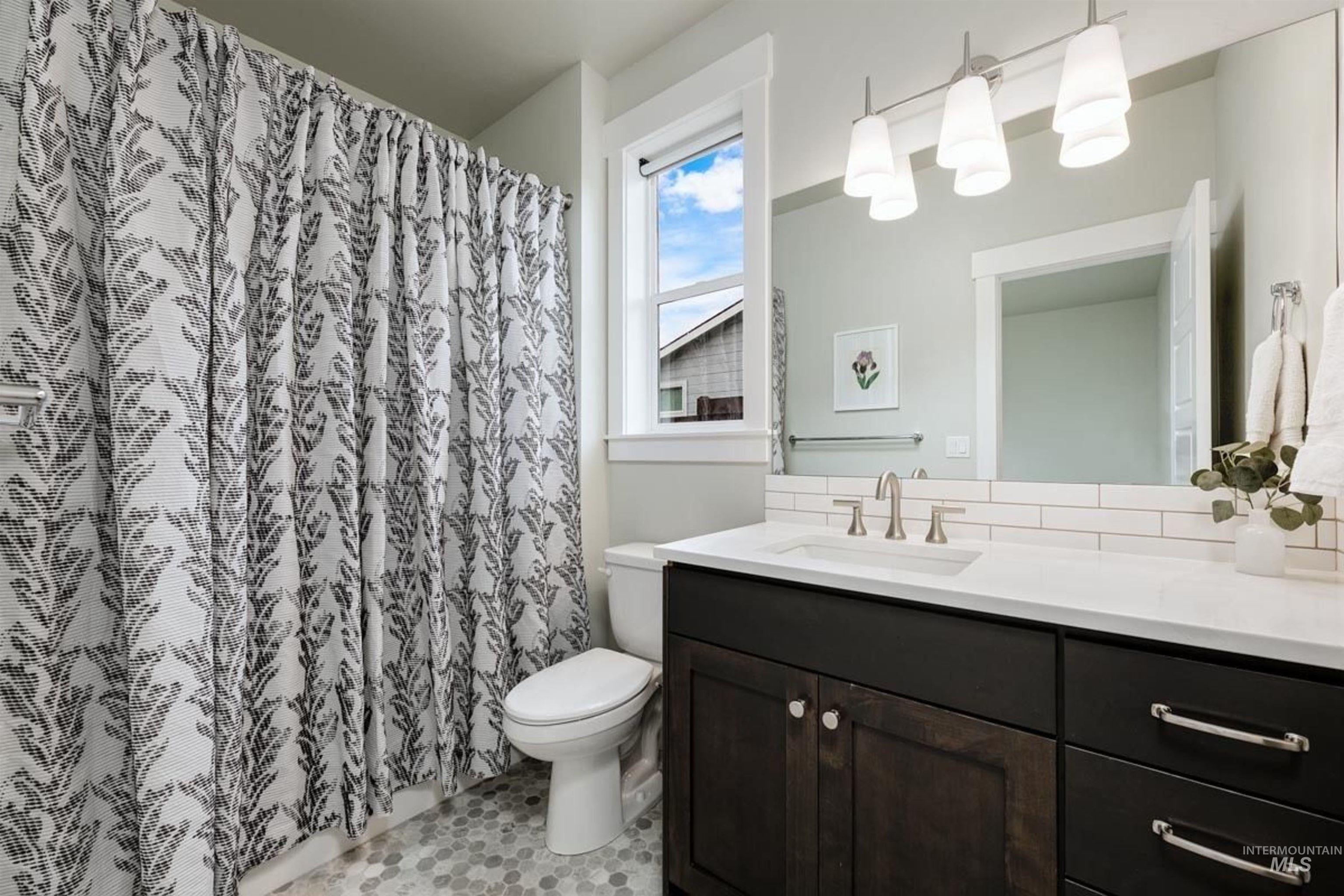 5832 N Bolsena Ave, Meridian, Idaho 83646, 5 Bedrooms, 3.5 Bathrooms, Residential For Sale, Price $928,000,MLS 98999299