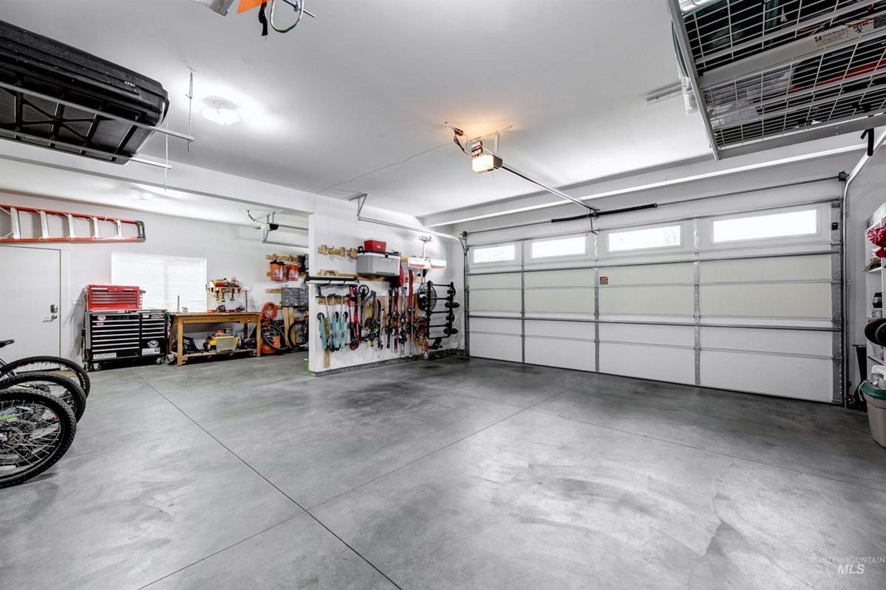 5832 N Bolsena Ave, Meridian, Idaho 83646, 5 Bedrooms, 3.5 Bathrooms, Residential For Sale, Price $928,000,MLS 98999299