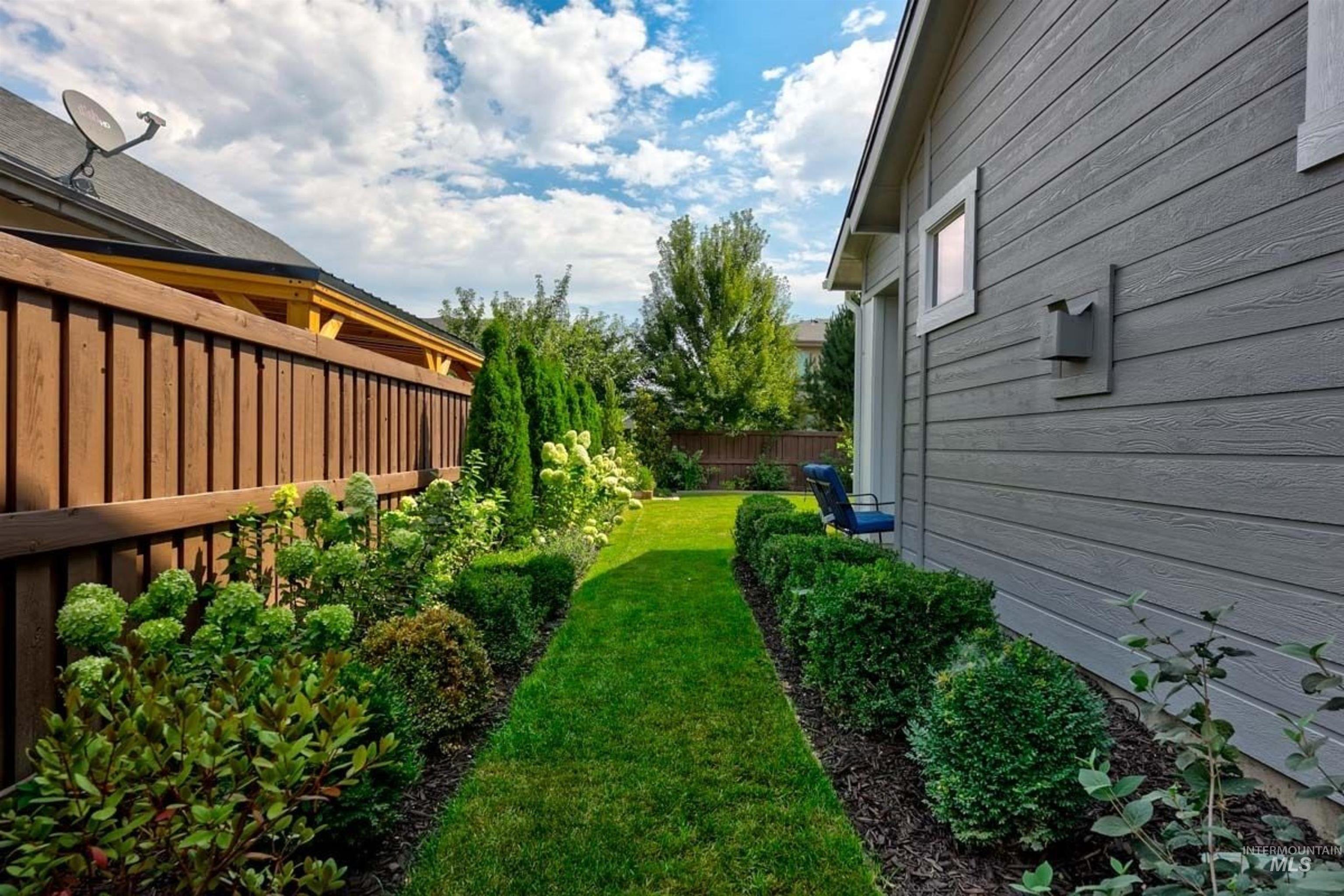 5832 N Bolsena Ave, Meridian, Idaho 83646, 5 Bedrooms, 3.5 Bathrooms, Residential For Sale, Price $928,000,MLS 98999299