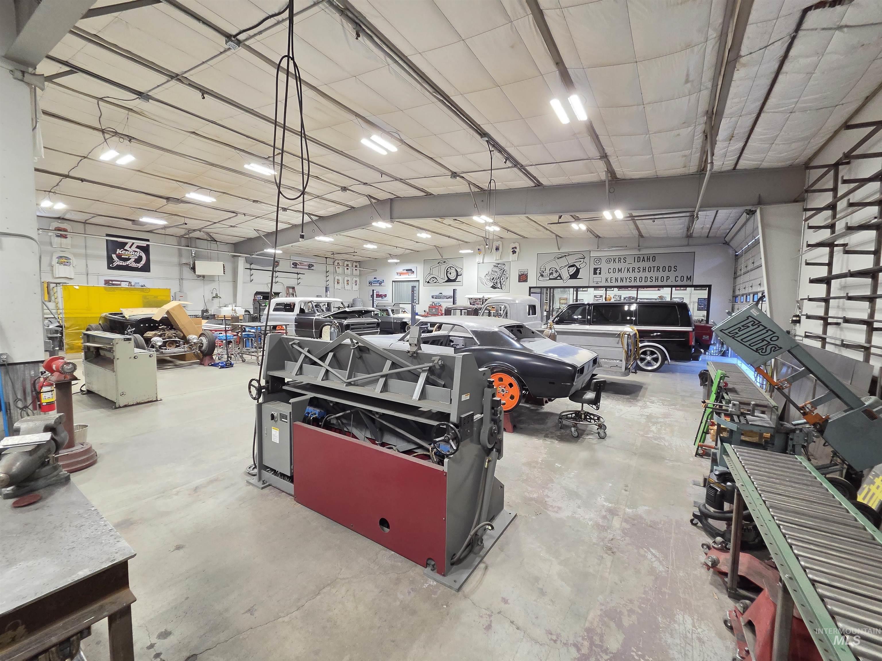 5207 W Irving St, Boise, Idaho 83706, 2 Rooms, Business/Commercial For Sale, Price $2,290,000,MLS 98999300