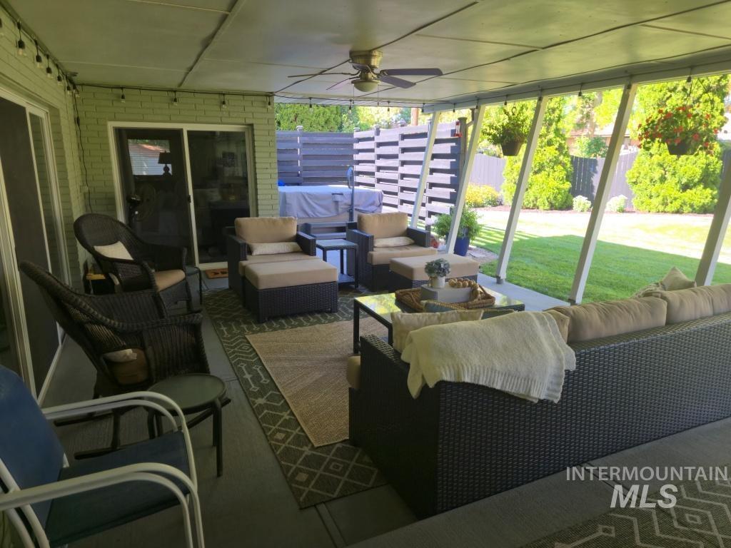 733 Greenwood Drive, Twin Falls, Idaho 83301, 3 Bedrooms, 3 Bathrooms, Residential For Sale, Price $429,000,MLS 98999302