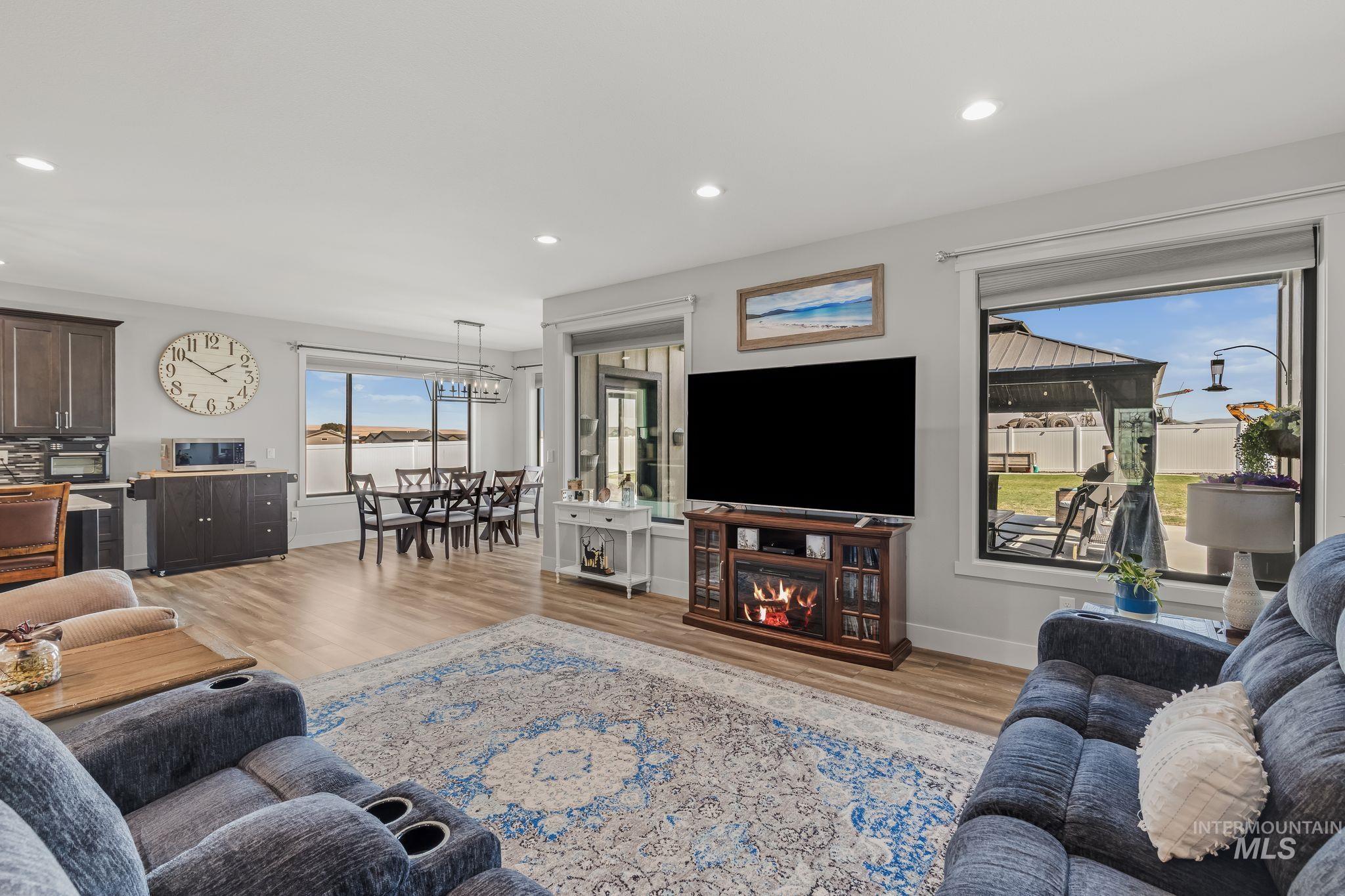 3745 Skyview Drive, Lewiston, Idaho 83501, 3 Bedrooms, 3 Bathrooms, Residential For Sale, Price $905,000, 98999309