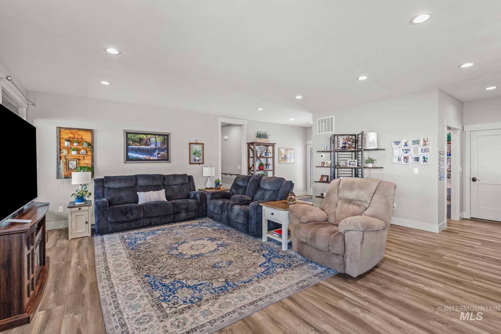 3745 Skyview Drive, Lewiston, Idaho 83501, 3 Bedrooms, 3 Bathrooms, Residential For Sale, Price $905,000, 98999309