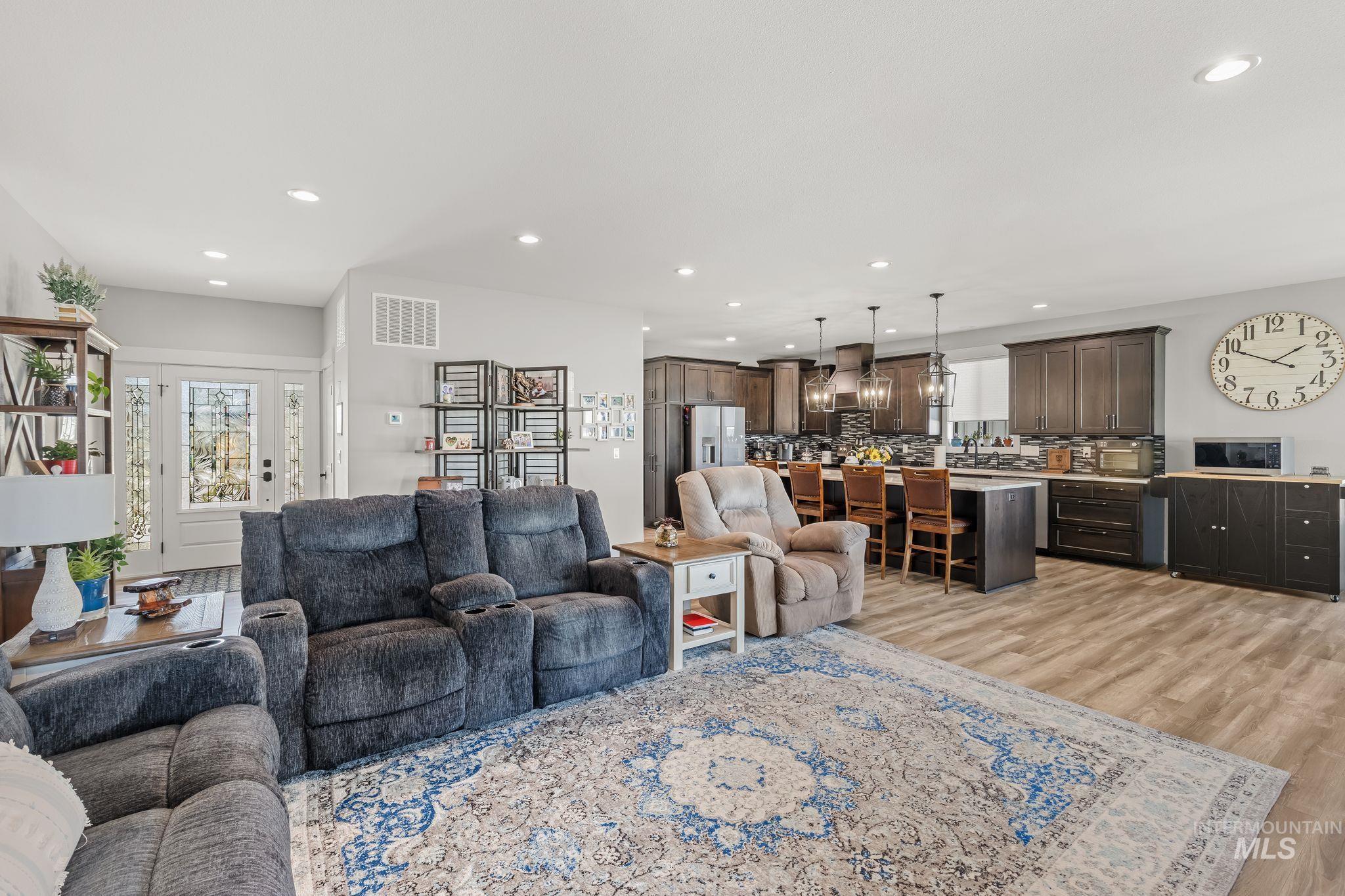 3745 Skyview Drive, Lewiston, Idaho 83501, 3 Bedrooms, 3 Bathrooms, Residential For Sale, Price $905,000, 98999309