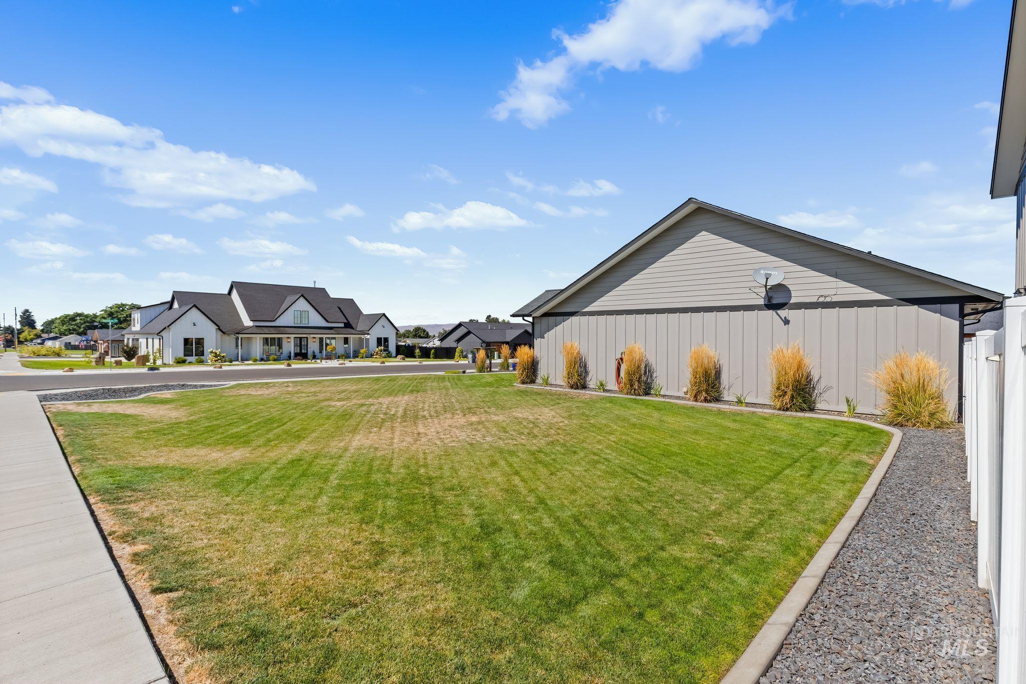 3745 Skyview Drive, Lewiston, Idaho 83501, 3 Bedrooms, 3 Bathrooms, Residential For Sale, Price $905,000, 98999309