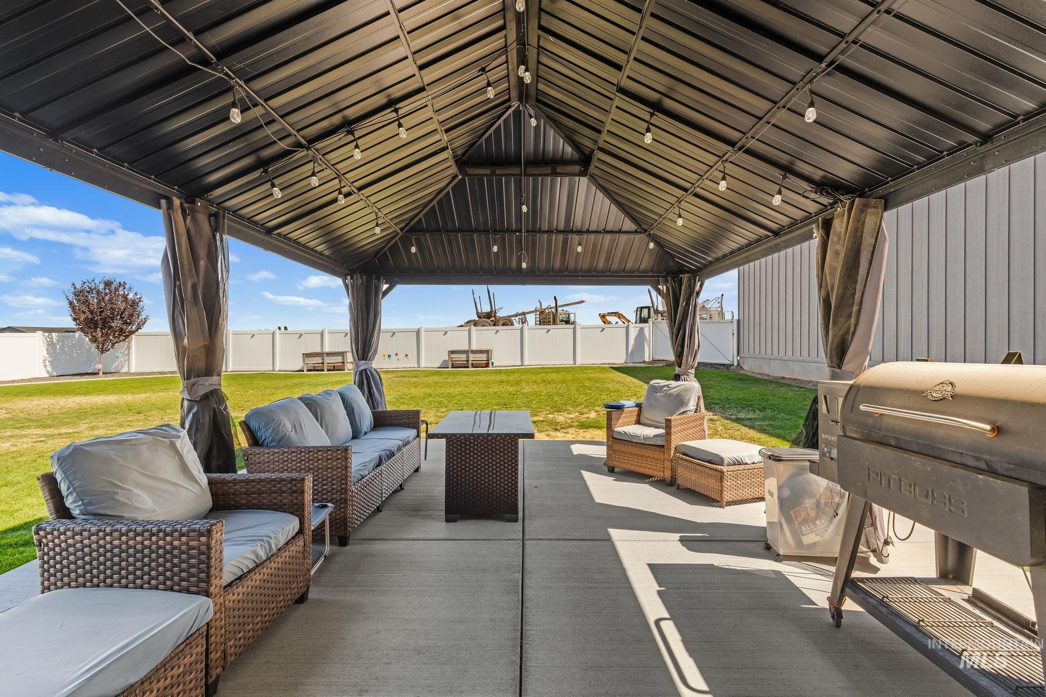 3745 Skyview Drive, Lewiston, Idaho 83501, 3 Bedrooms, 3 Bathrooms, Residential For Sale, Price $905,000, 98999309