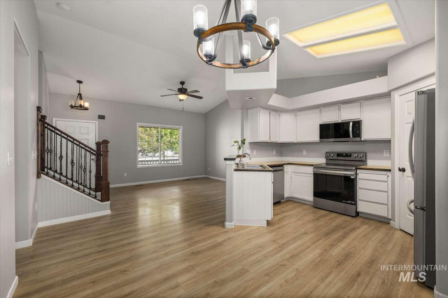 141 E Bay Owl Dr, Kuna, Idaho 83634, 3 Bedrooms, 2 Bathrooms, Residential For Sale, Price $375,000, 98999317