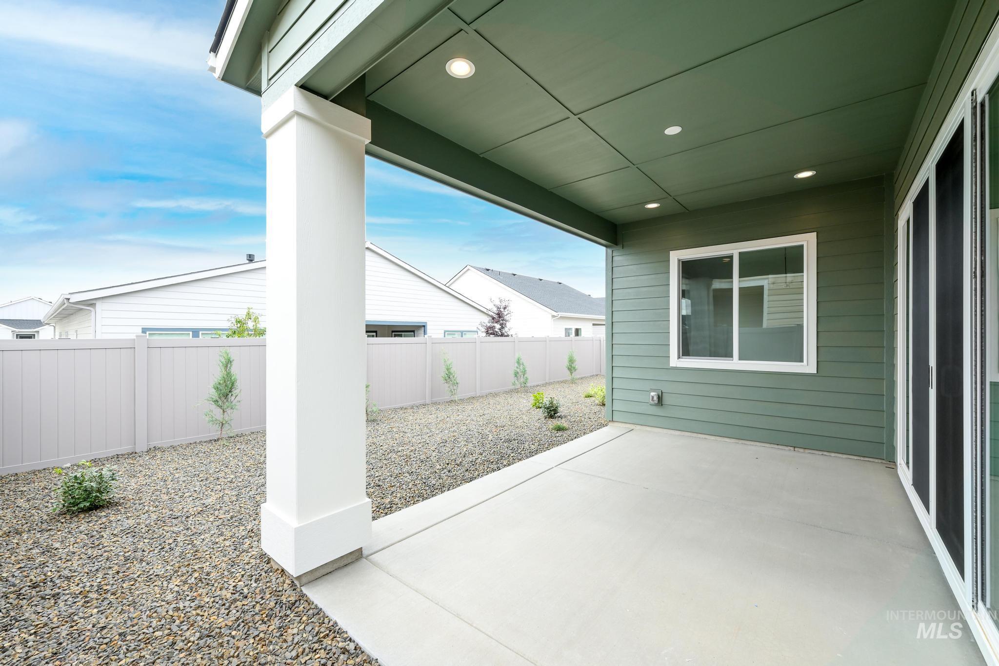 8553 W Stock Bridge St, Star, Idaho 83669, 2 Bedrooms, 2.5 Bathrooms, Residential For Sale, Price $669,000,MLS 98999334