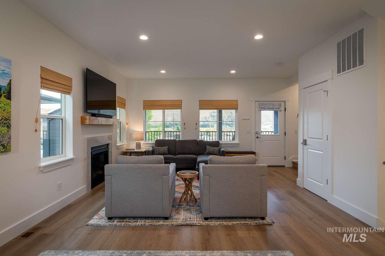 2468 Shenandoah Dr, Hailey, Idaho 83333, 3 Bedrooms, 2.5 Bathrooms, Residential For Sale, Price $650,000, 98999335