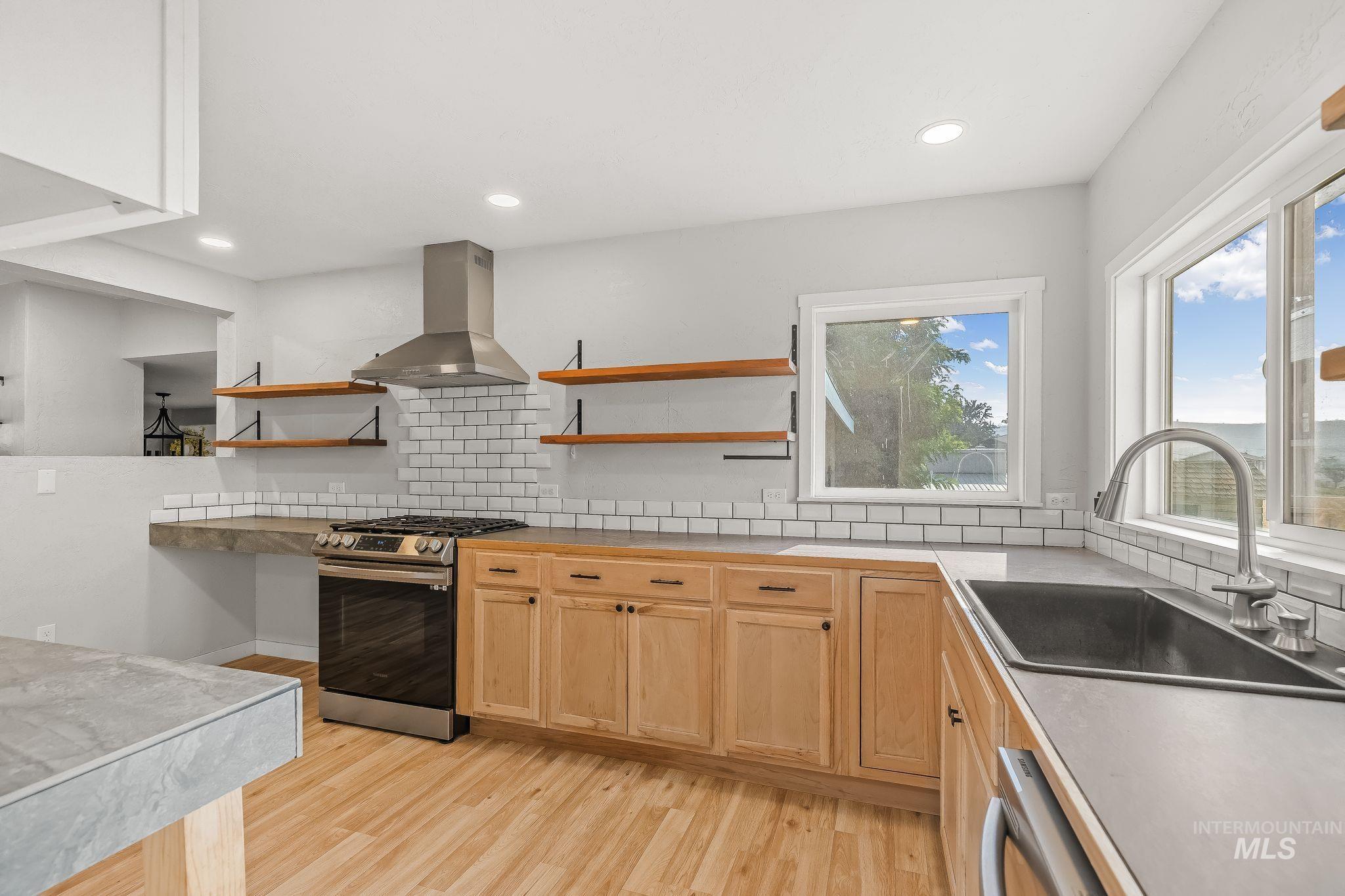 1011 20th Avenue, Clarkston, Washington 99403, 3 Bedrooms, 2 Bathrooms, Residential For Sale, Price $425,000, 98999339