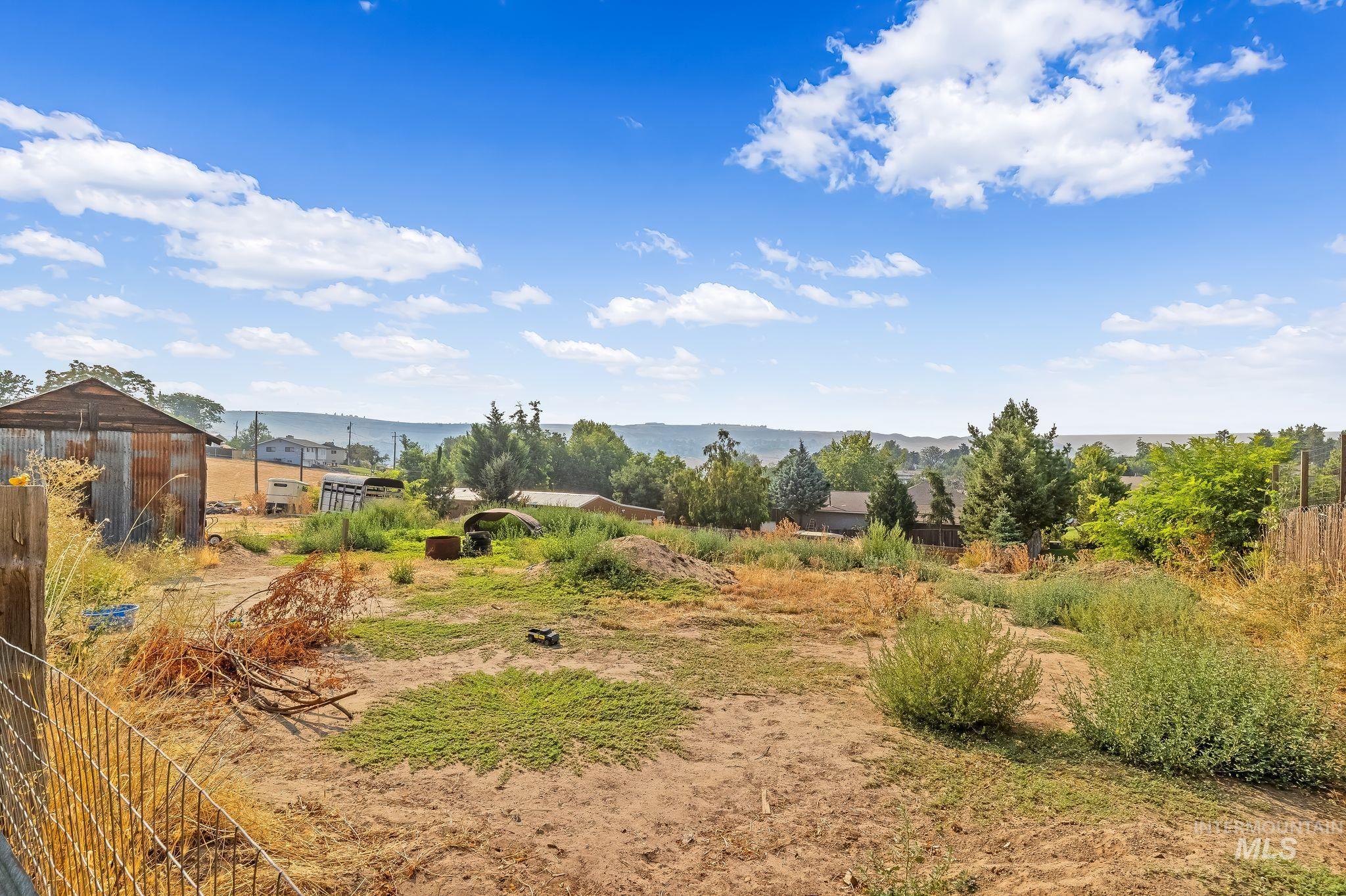1011 20th Avenue, Clarkston, Washington 99403, 3 Bedrooms, 2 Bathrooms, Residential For Sale, Price $425,000, 98999339