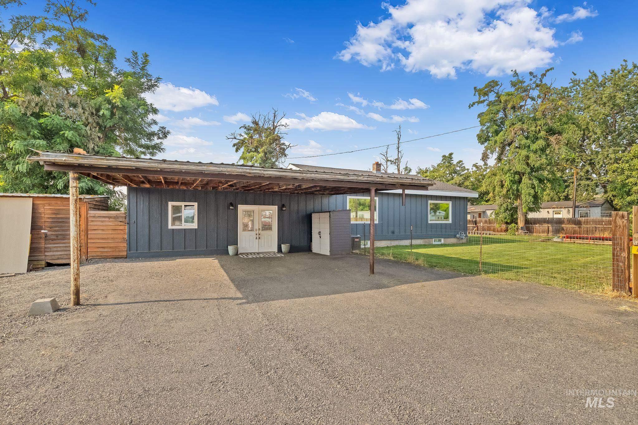 1011 20th Avenue, Clarkston, Washington 99403, 3 Bedrooms, 2 Bathrooms, Residential For Sale, Price $425,000, 98999339