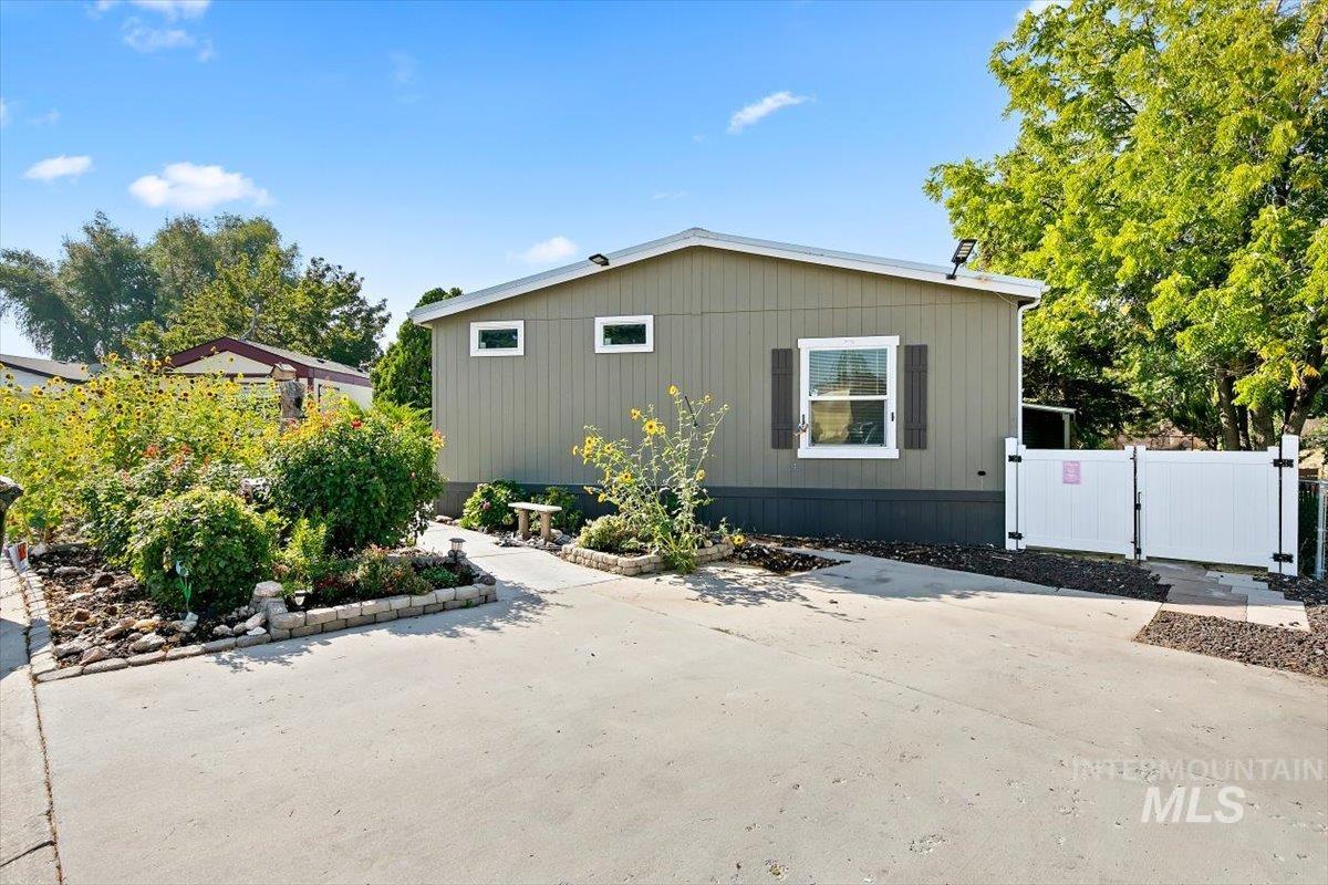 700 E Fairview Ave Spc 14, Meridian, Idaho 83642, 3 Bedrooms, 2 Bathrooms, Residential For Sale, Price $249,999,MLS 98999342