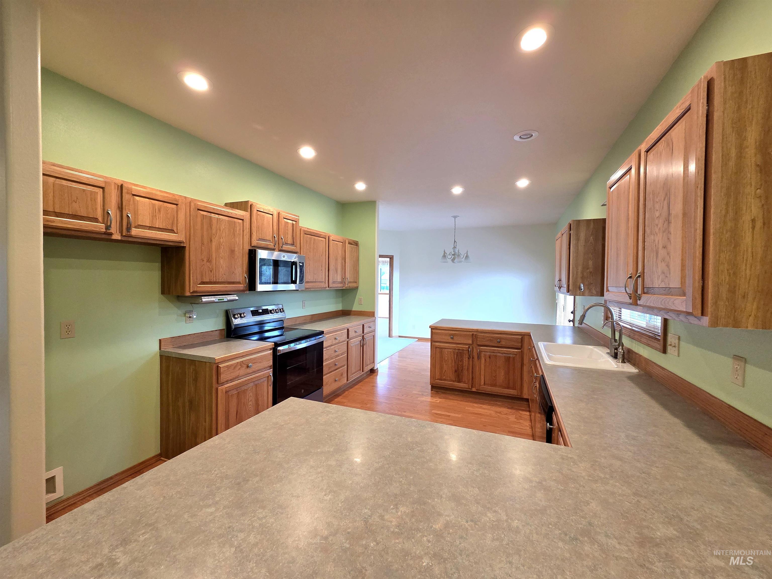 2188 Greenbrier Dr, Emmett, Idaho 83617, 4 Bedrooms, 2 Bathrooms, Residential For Sale, Price $524,900, 98999357