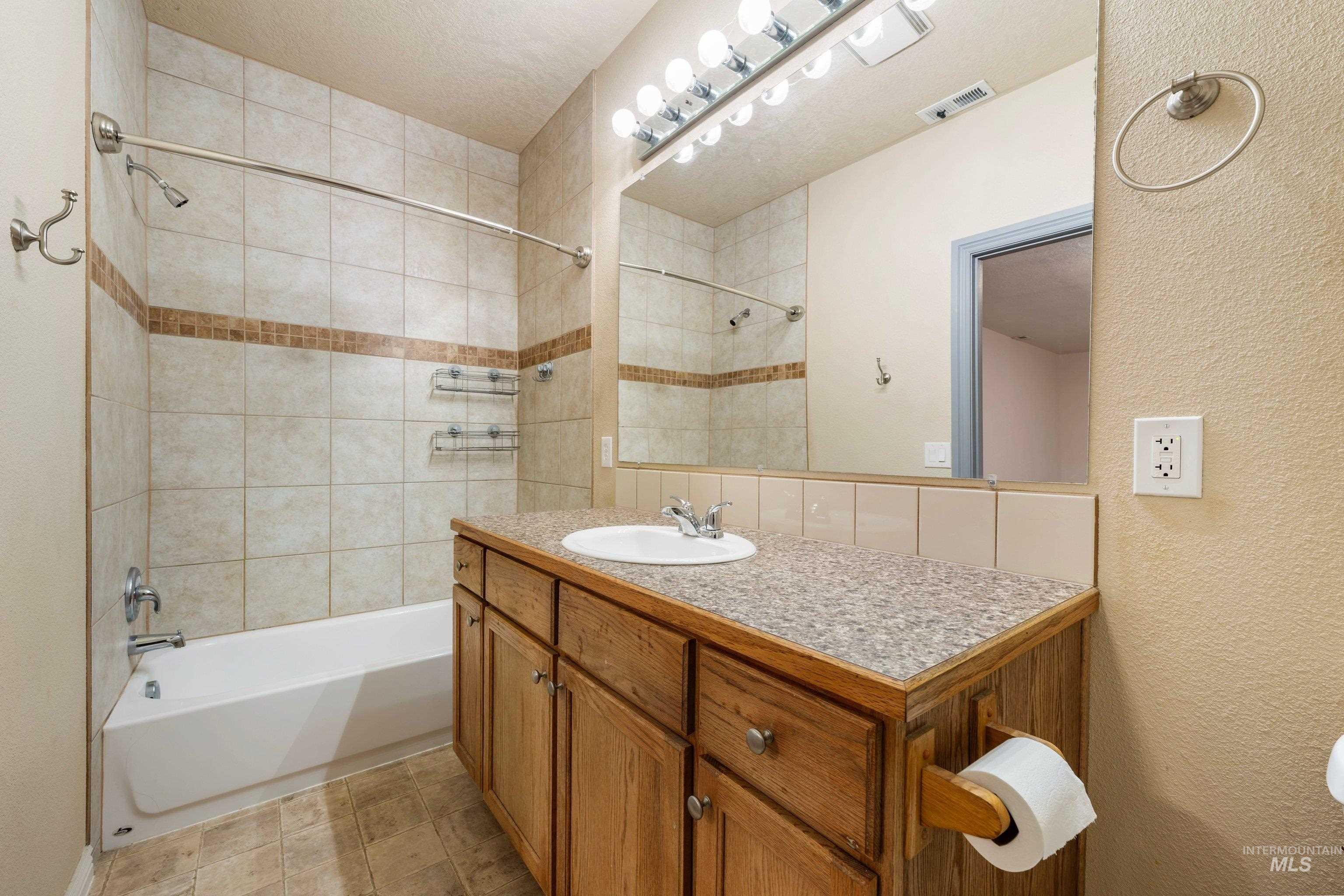 5530 E Tower Lane, Caldwell, Idaho 83607, 7 Bedrooms, 4 Bathrooms, Residential For Sale, Price $910,000, 98999368