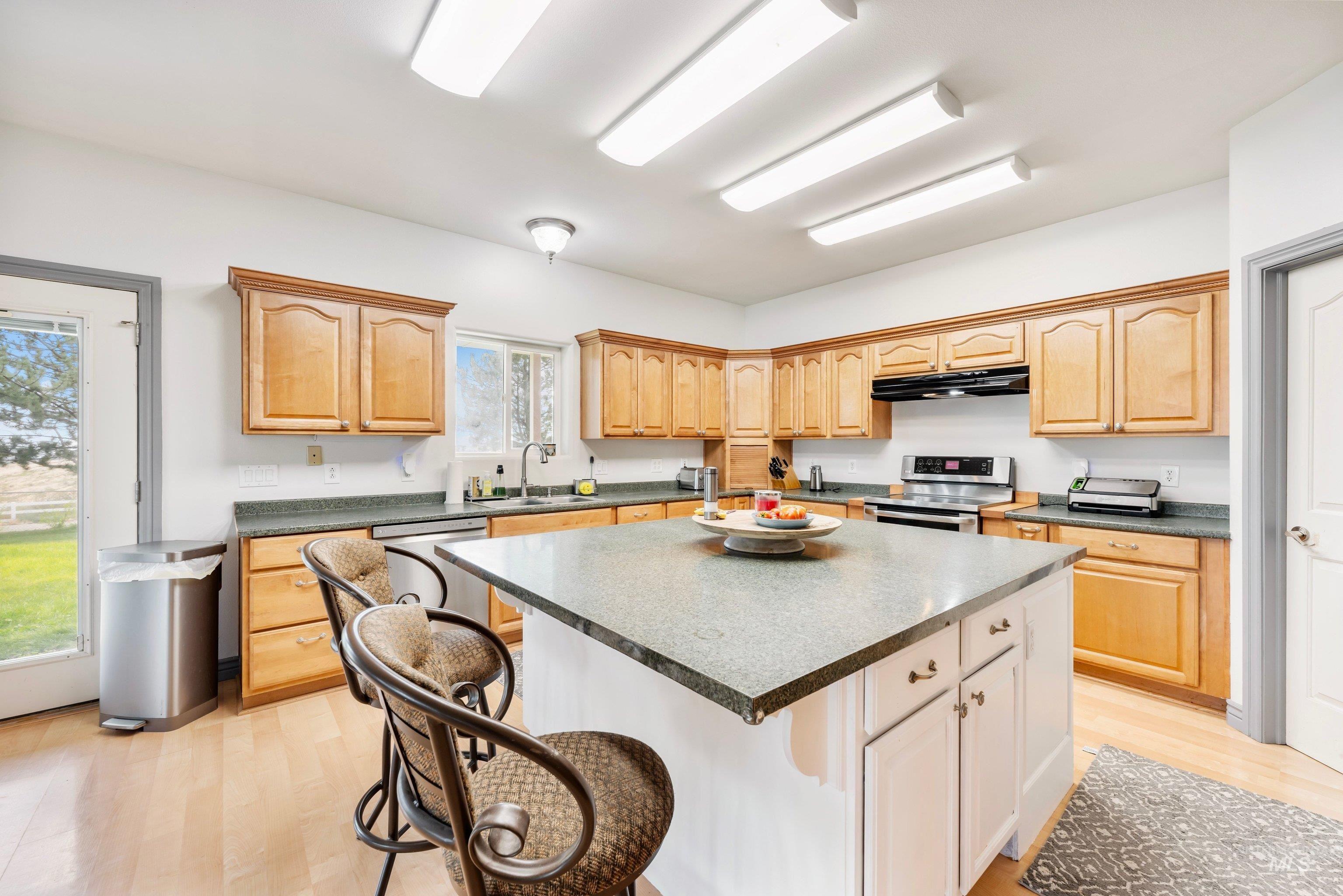 5530 E Tower Lane, Caldwell, Idaho 83607, 7 Bedrooms, 4 Bathrooms, Residential For Sale, Price $910,000, 98999368