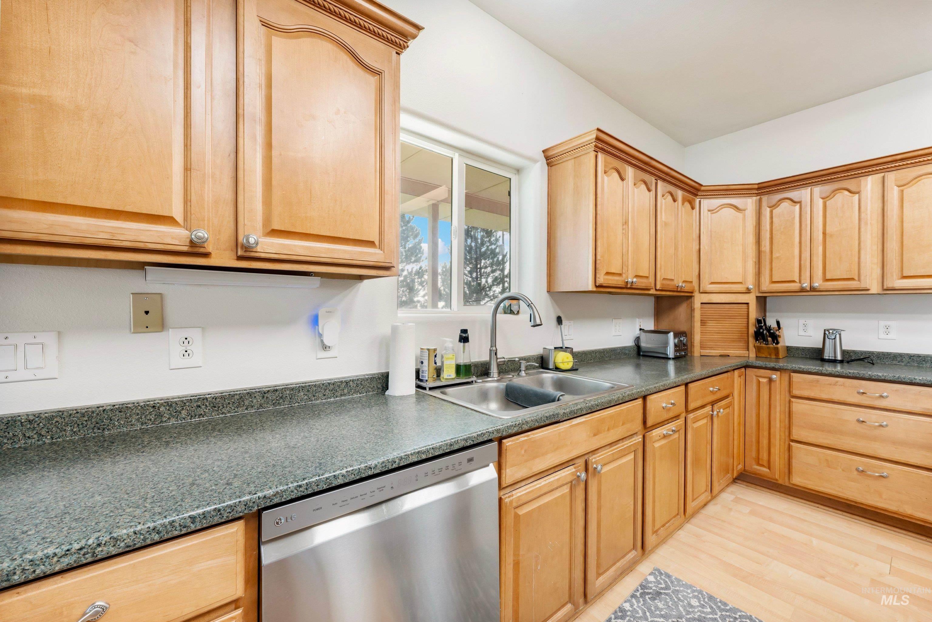 5530 E Tower Lane, Caldwell, Idaho 83607, 7 Bedrooms, 4 Bathrooms, Residential For Sale, Price $910,000, 98999368