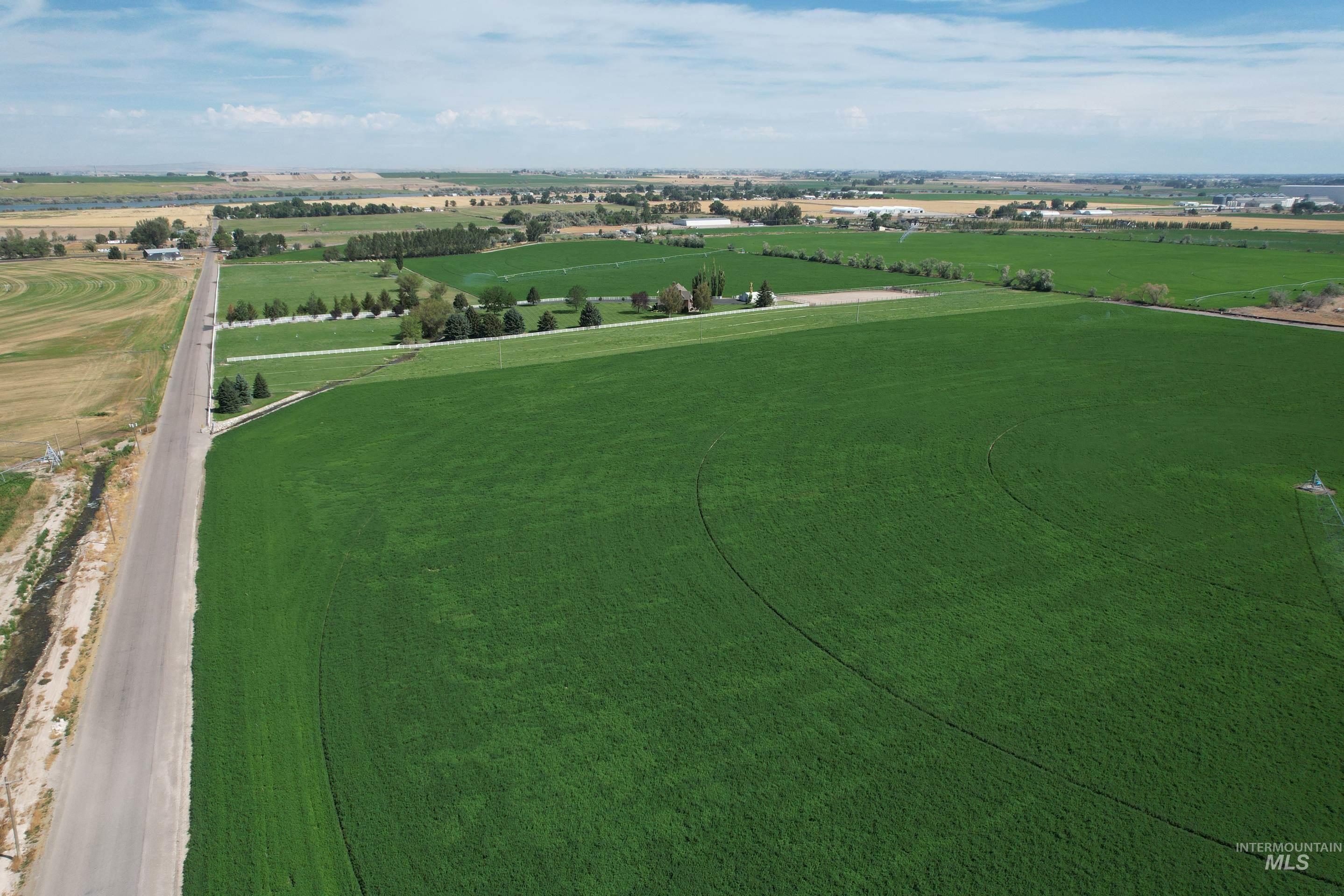 29 S 500 W, Burley, Idaho 83318, 4 Bedrooms, 3.5 Bathrooms, Farm & Ranch For Sale, Price $1,995,000, 98999372