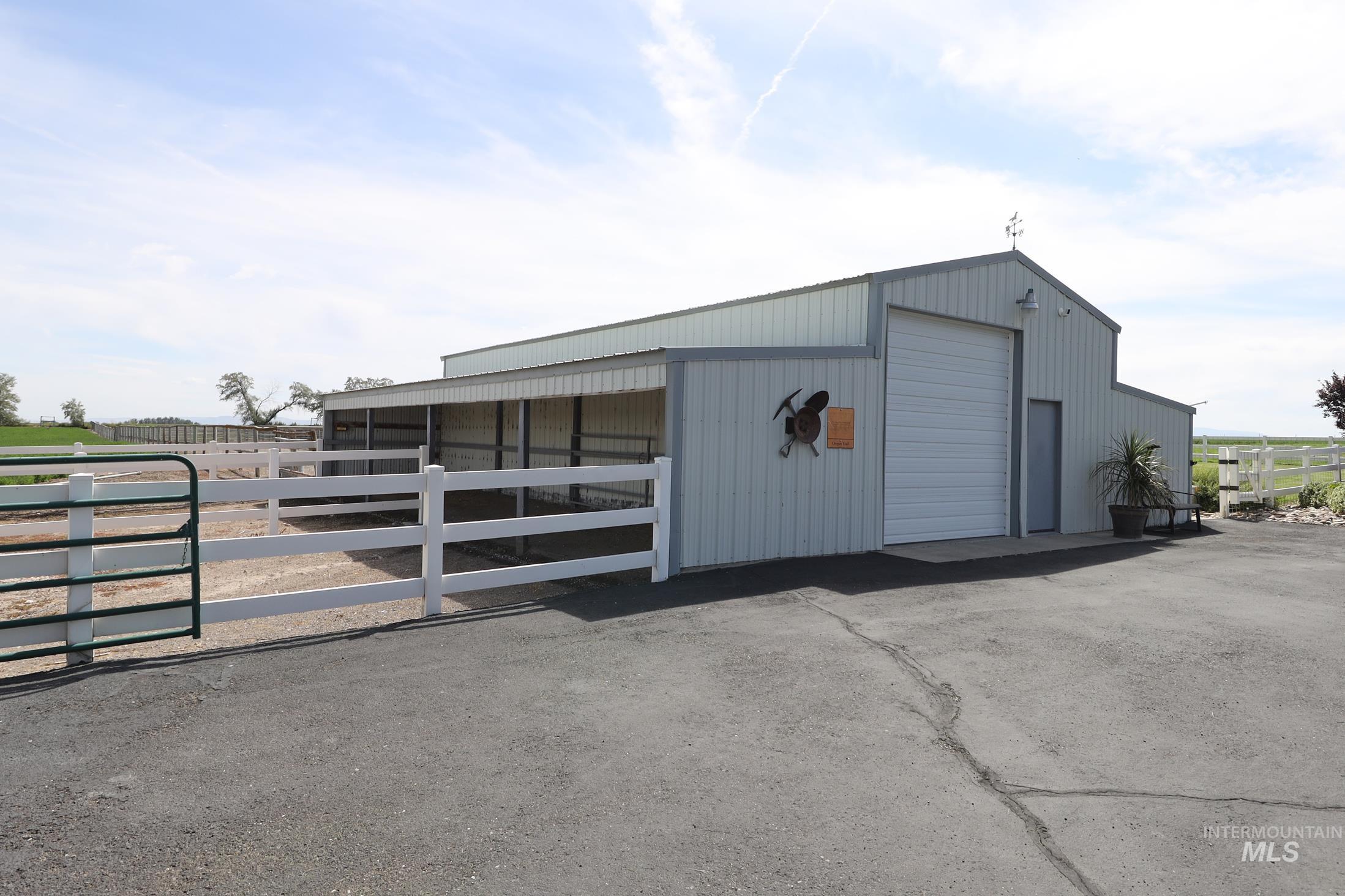 29 S 500 W, Burley, Idaho 83318, 4 Bedrooms, 3.5 Bathrooms, Farm & Ranch For Sale, Price $1,995,000, 98999372