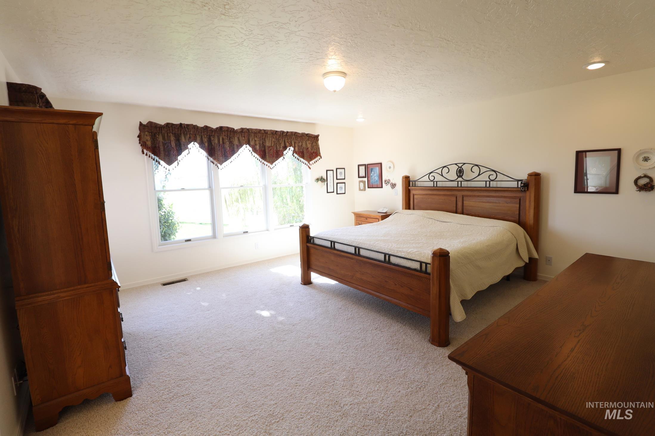 29 S 500 W, Burley, Idaho 83318, 4 Bedrooms, 3.5 Bathrooms, Farm & Ranch For Sale, Price $1,995,000, 98999372