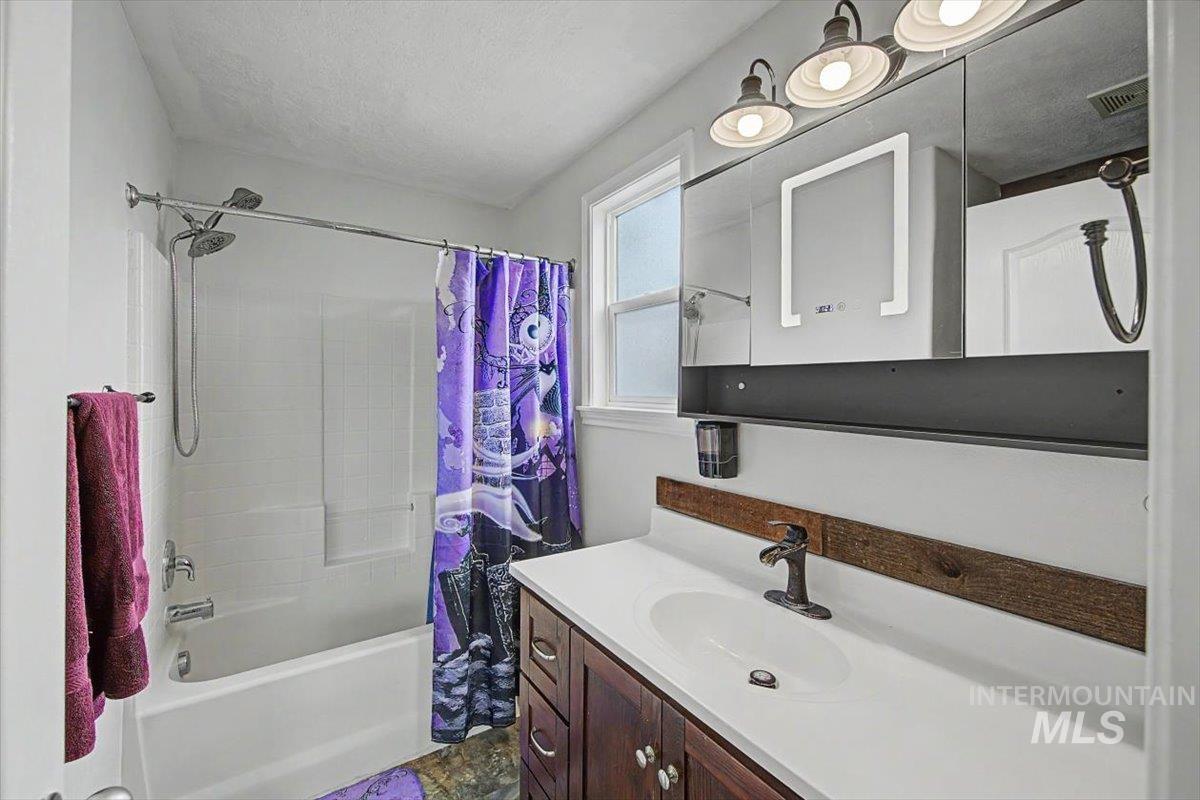 5308 Worth Way, Caldwell, Idaho 83607, 3 Bedrooms, 2.5 Bathrooms, Residential For Sale, Price $354,900,MLS 98999374