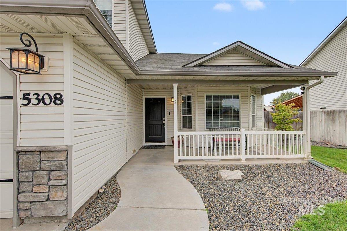 5308 Worth Way, Caldwell, Idaho 83607, 3 Bedrooms, 2.5 Bathrooms, Residential For Sale, Price $354,900,MLS 98999374