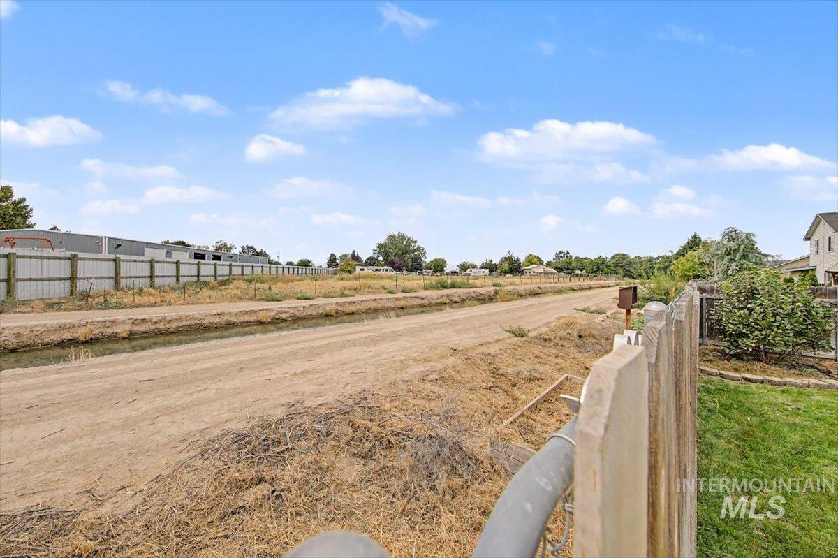 5308 Worth Way, Caldwell, Idaho 83607, 3 Bedrooms, 2.5 Bathrooms, Residential For Sale, Price $354,900,MLS 98999374