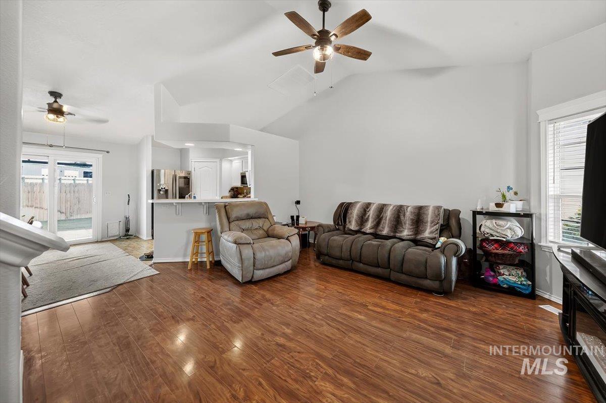 5308 Worth Way, Caldwell, Idaho 83607, 3 Bedrooms, 2.5 Bathrooms, Residential For Sale, Price $354,900,MLS 98999374