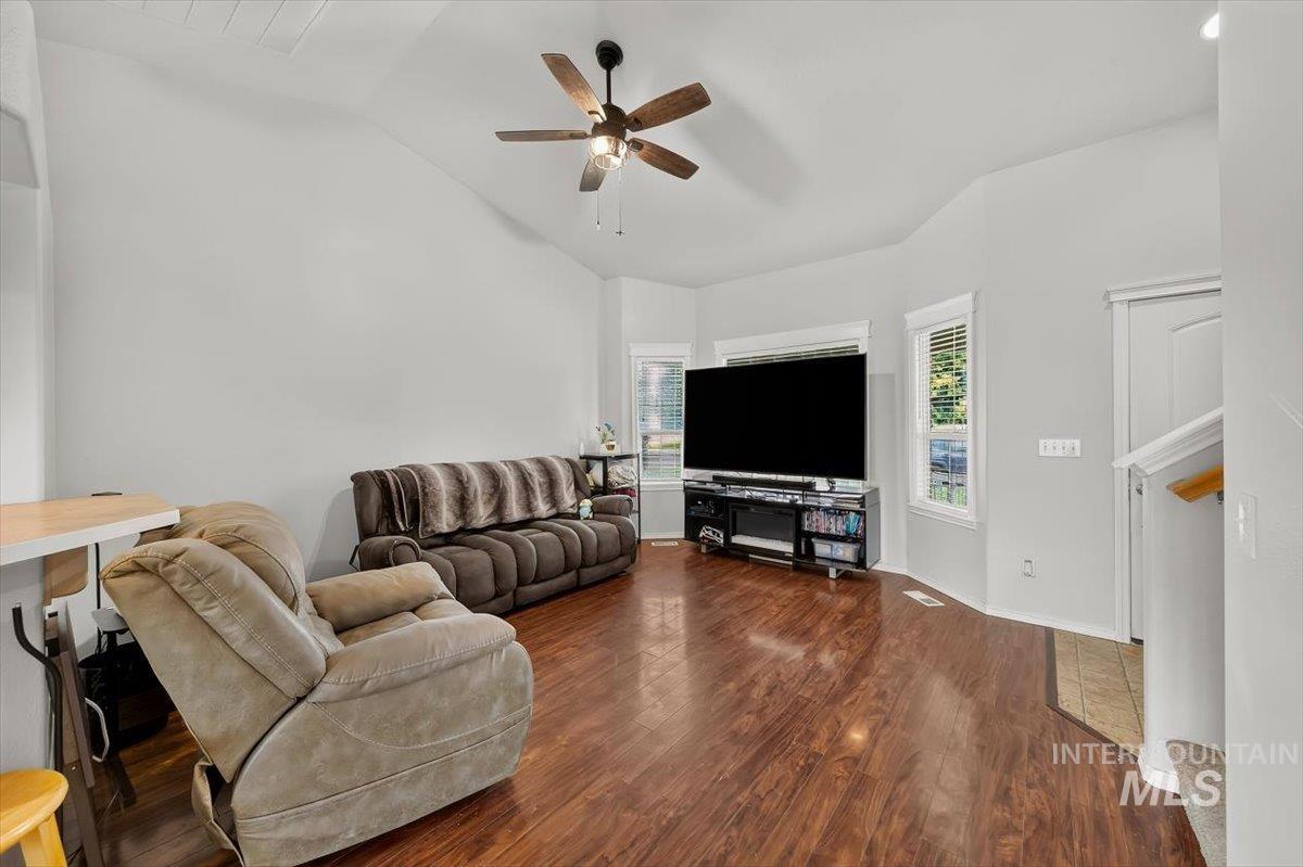 5308 Worth Way, Caldwell, Idaho 83607, 3 Bedrooms, 2.5 Bathrooms, Residential For Sale, Price $354,900,MLS 98999374