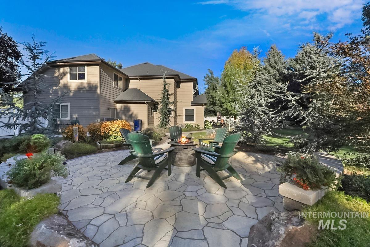 277 W Drift Stone Ct, Eagle, Idaho 83616, 4 Bedrooms, 2.5 Bathrooms, Residential For Sale, Price $1,199,000,MLS 98999377