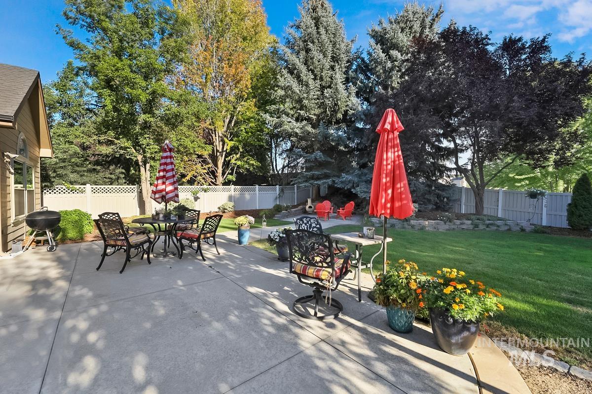 277 W Drift Stone Ct, Eagle, Idaho 83616, 4 Bedrooms, 2.5 Bathrooms, Residential For Sale, Price $1,199,000,MLS 98999377