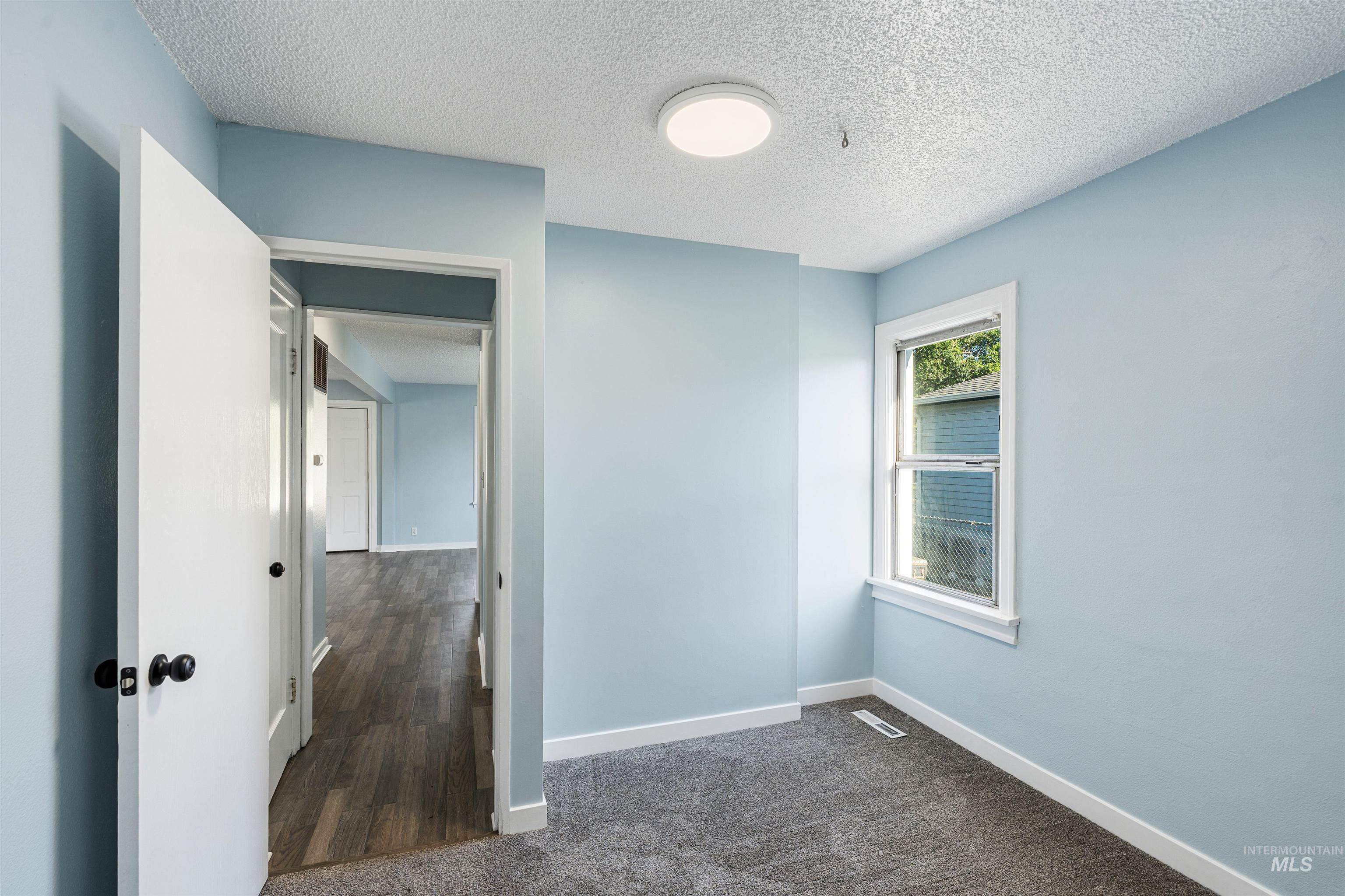 722 3rd St, Clarkston, Washington 99403, 5 Bedrooms, 2 Bathrooms, Residential For Sale, Price $344,000,MLS 98999380