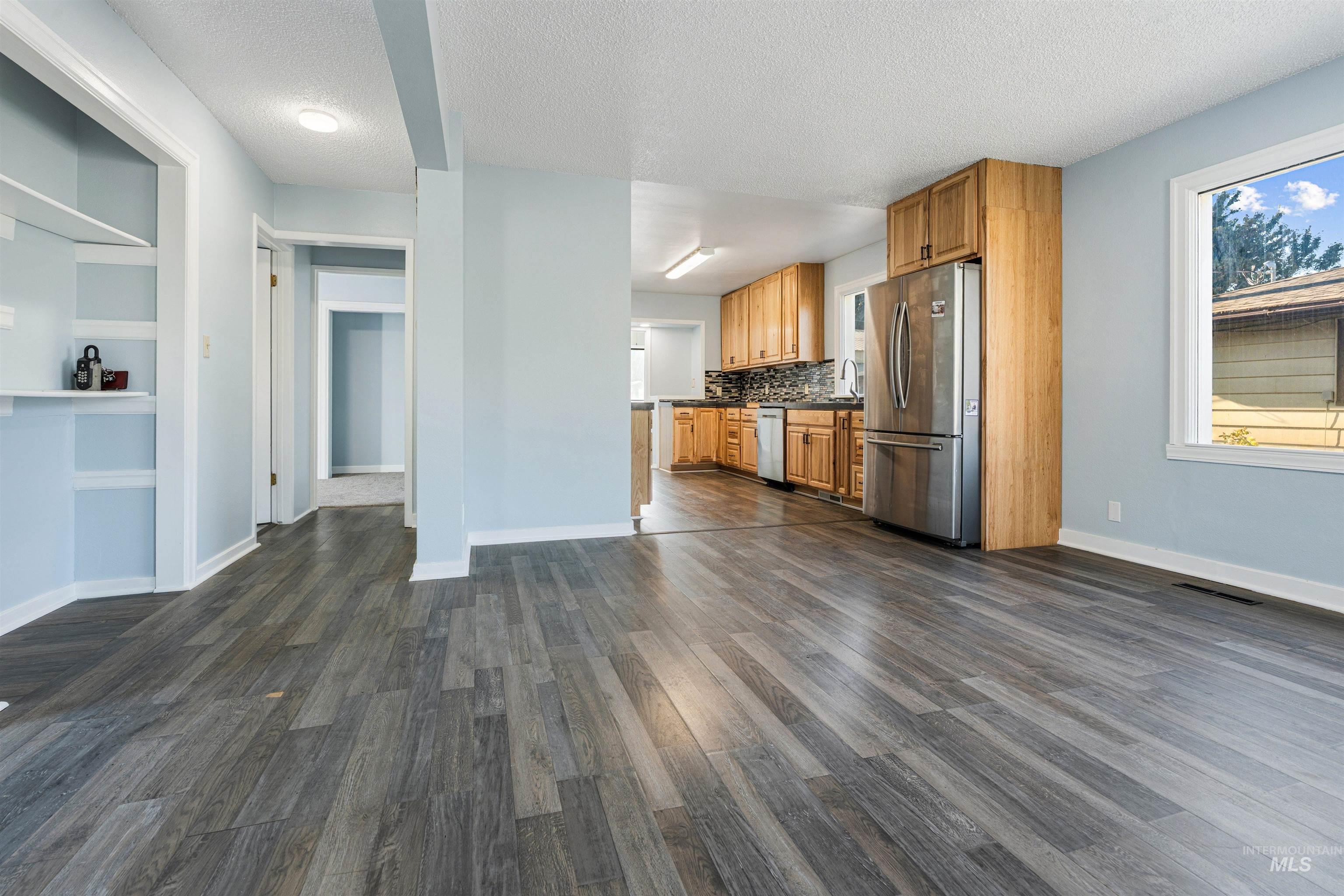 722 3rd St, Clarkston, Washington 99403, 5 Bedrooms, 2 Bathrooms, Residential For Sale, Price $354,000,MLS 98999380