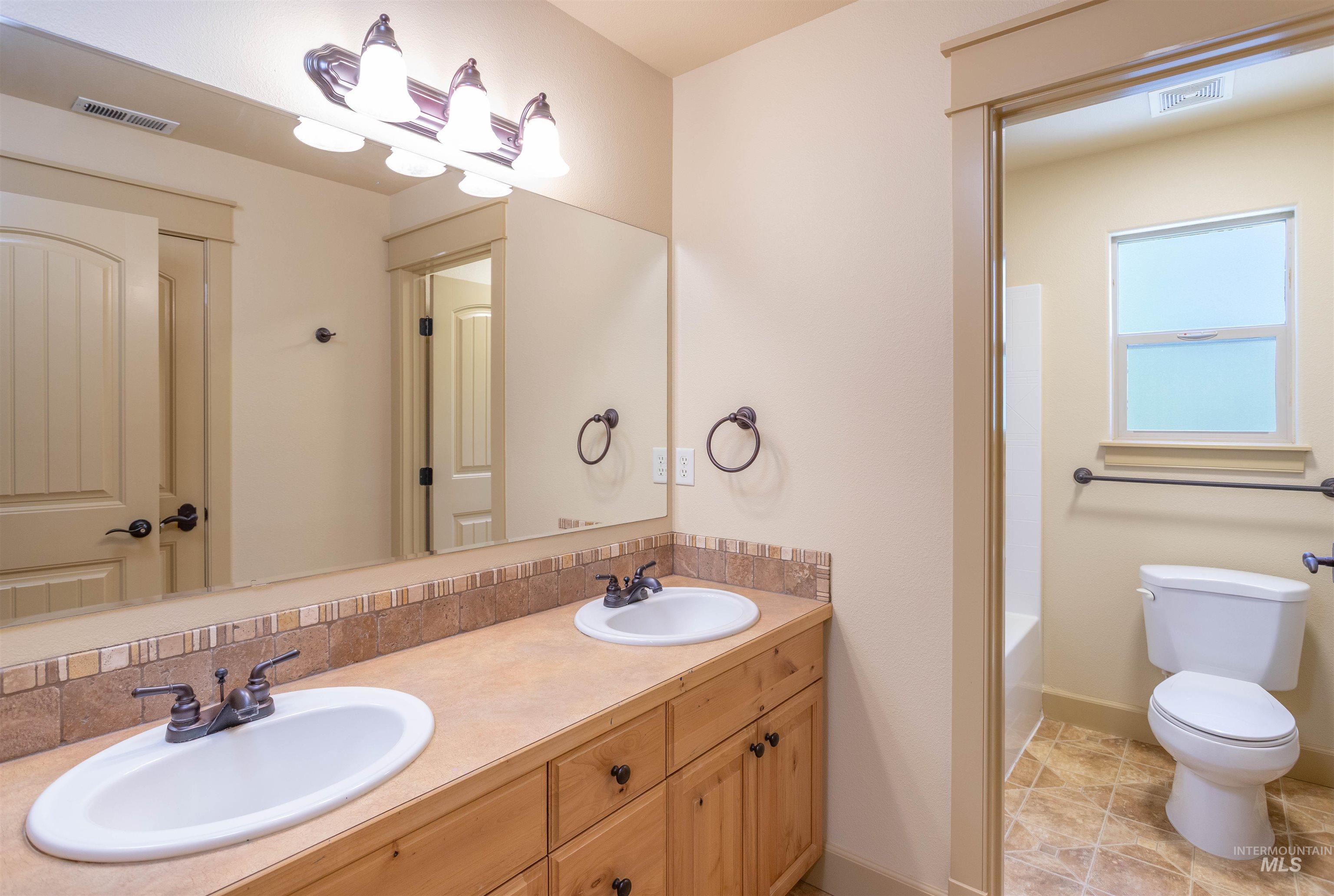2517 E Nakano Dr, Meridian, Idaho 83646, 4 Bedrooms, 3 Bathrooms, Residential For Sale, Price $649,900, 98999381