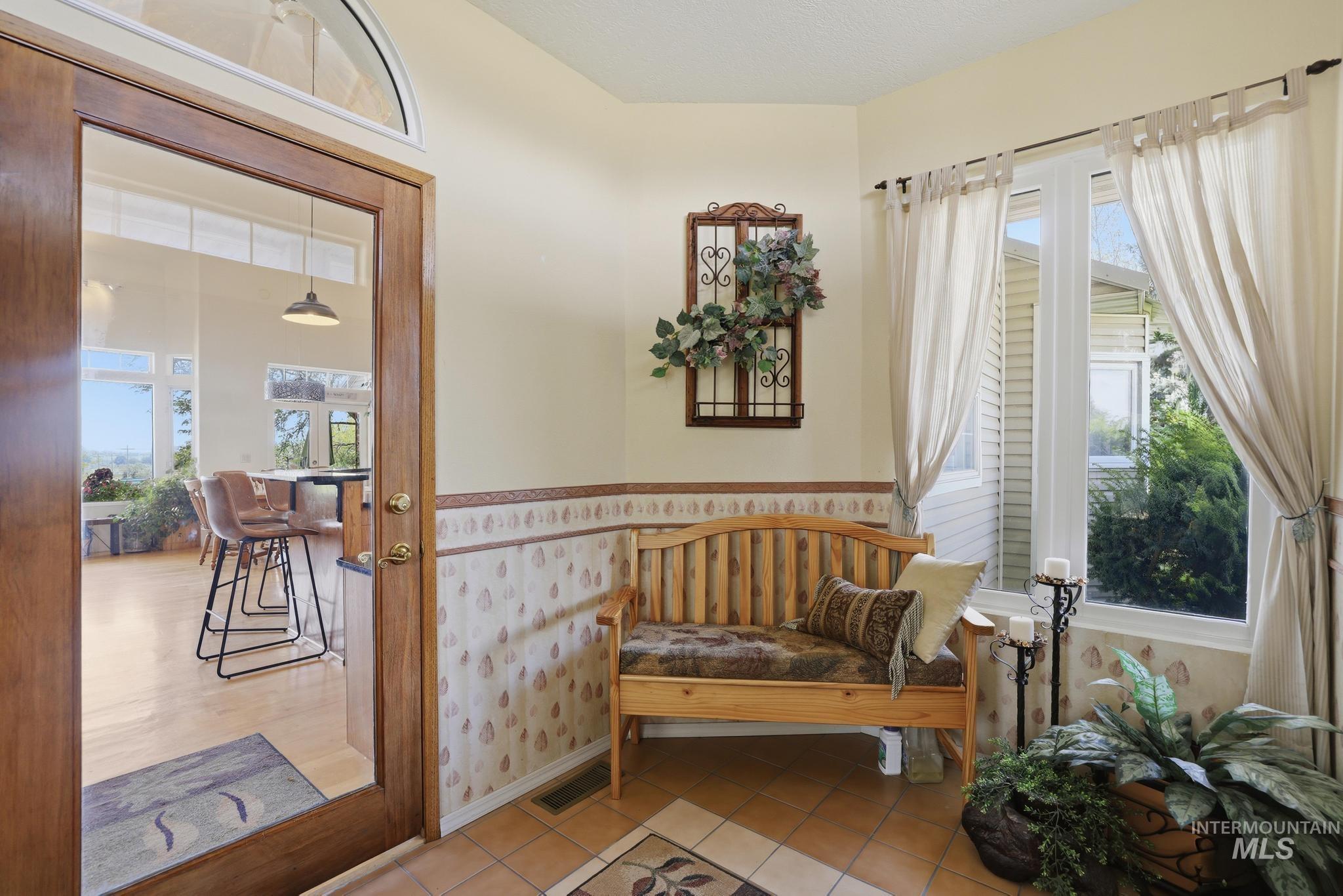 117 View DR, Jerome, Idaho 83338, 5 Bedrooms, 3 Bathrooms, Residential For Sale, Price $679,000, 98999382