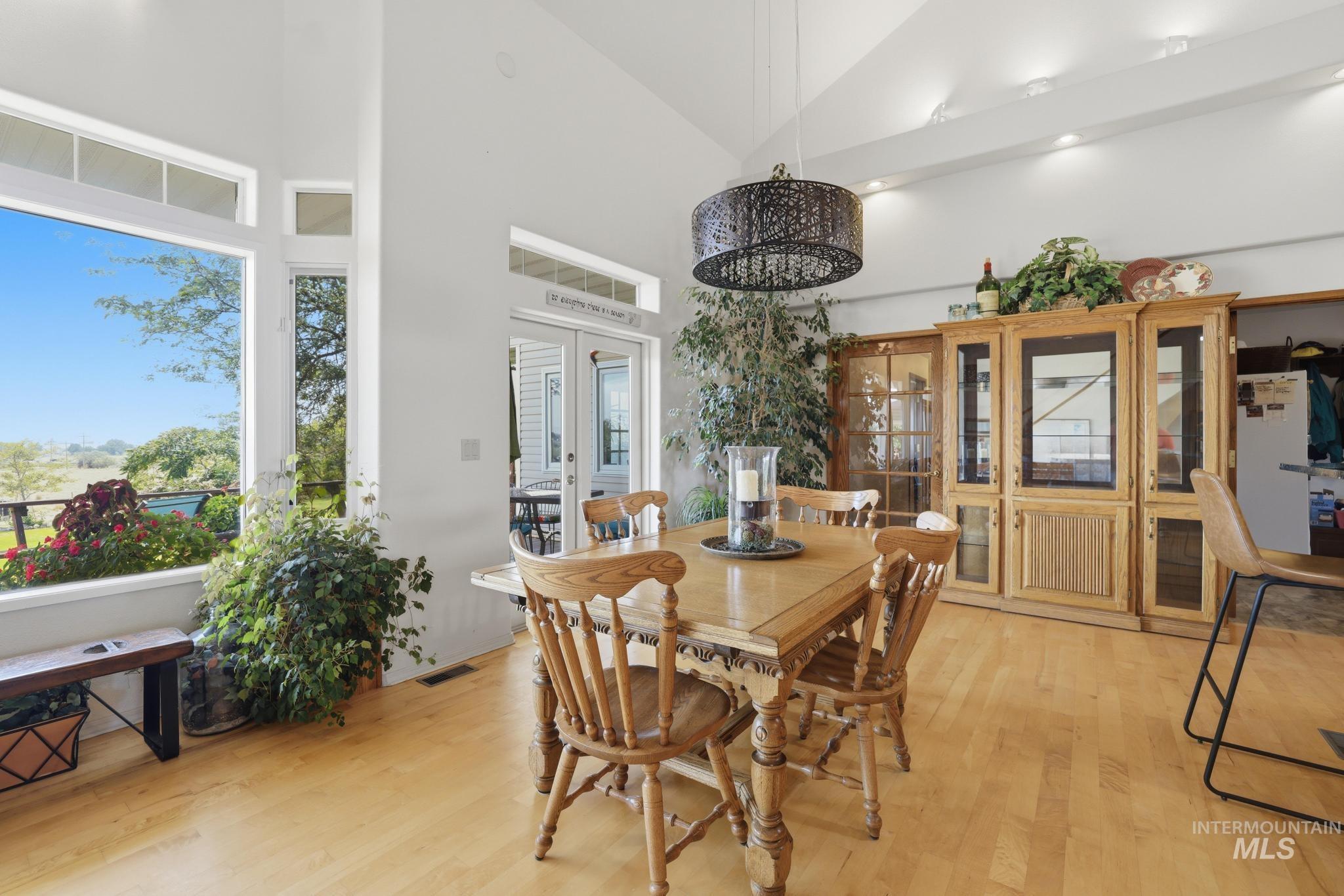 117 View DR, Jerome, Idaho 83338, 5 Bedrooms, 3 Bathrooms, Residential For Sale, Price $679,000, 98999382