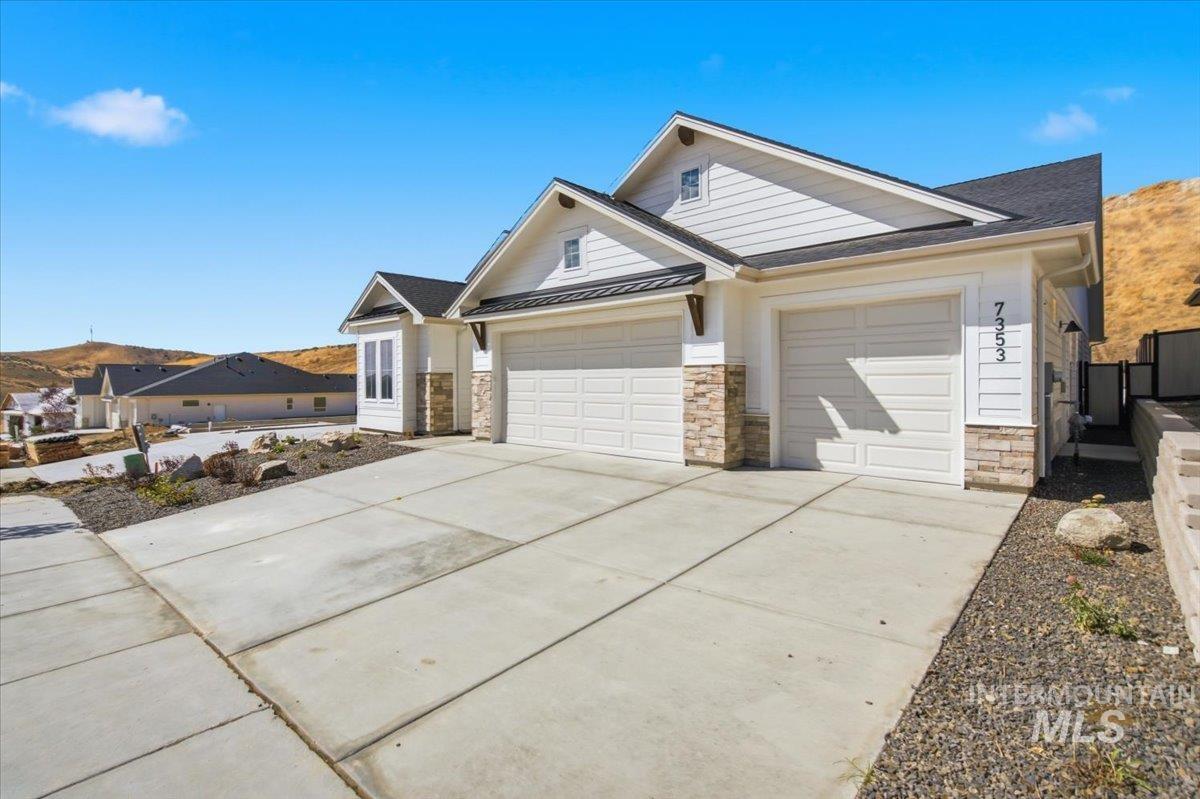 7353 Powell Pl., Eagle, Idaho 83629, 4 Bedrooms, 3 Bathrooms, Residential For Sale, Price $819,880,MLS 98999384