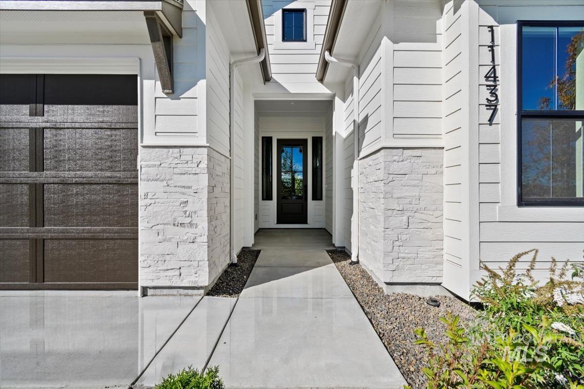 7353 Powell Pl., Eagle, Idaho 83629, 4 Bedrooms, 3 Bathrooms, Residential For Sale, Price $819,880, 98999384