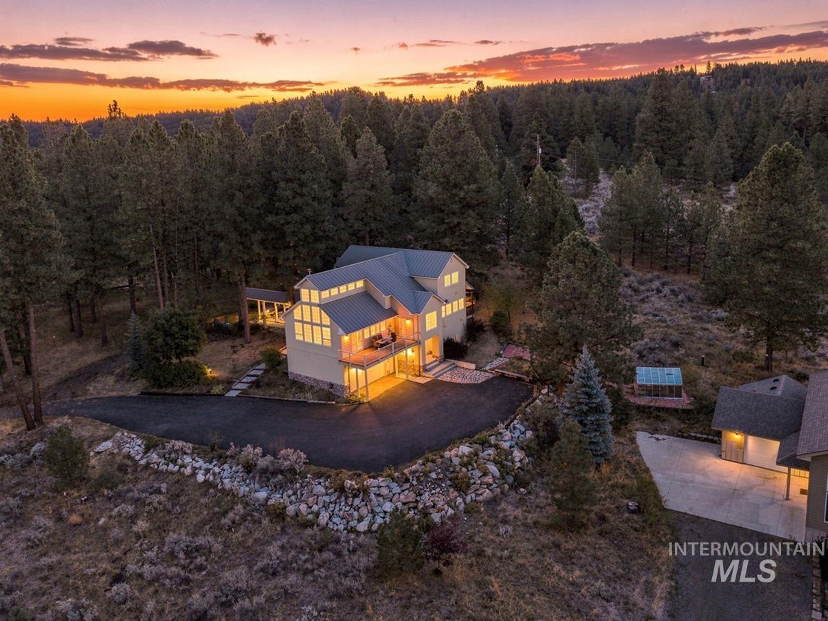 1610 Pine Lake Ranch Drive, Cascade, Idaho 83611, 3 Bedrooms, 3 Bathrooms, Residential For Sale, Price $1,199,000,MLS 98999385