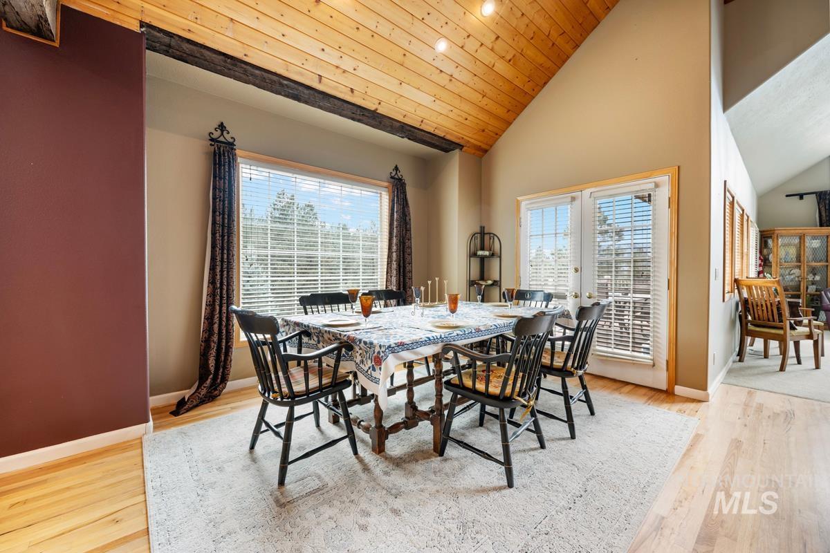 1610 Pine Lake Ranch Drive, Cascade, Idaho 83611, 3 Bedrooms, 3 Bathrooms, Residential For Sale, Price $1,199,000,MLS 98999385
