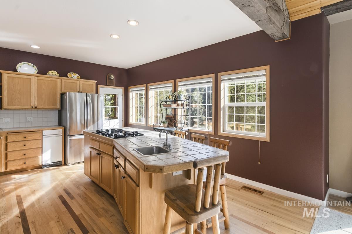 1610 Pine Lake Ranch Drive, Cascade, Idaho 83611, 3 Bedrooms, 3 Bathrooms, Residential For Sale, Price $1,199,000,MLS 98999385