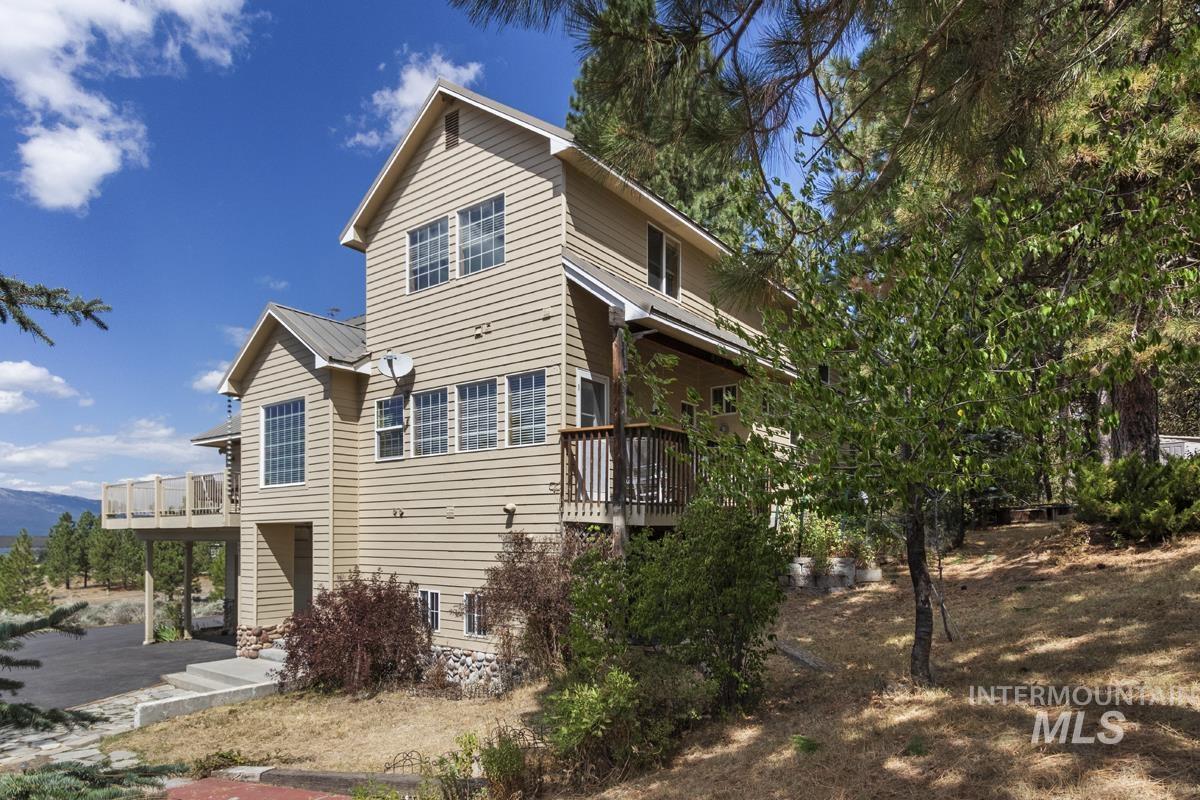 1610 Pine Lake Ranch Drive, Cascade, Idaho 83611, 3 Bedrooms, 3 Bathrooms, Residential For Sale, Price $1,199,000,MLS 98999385