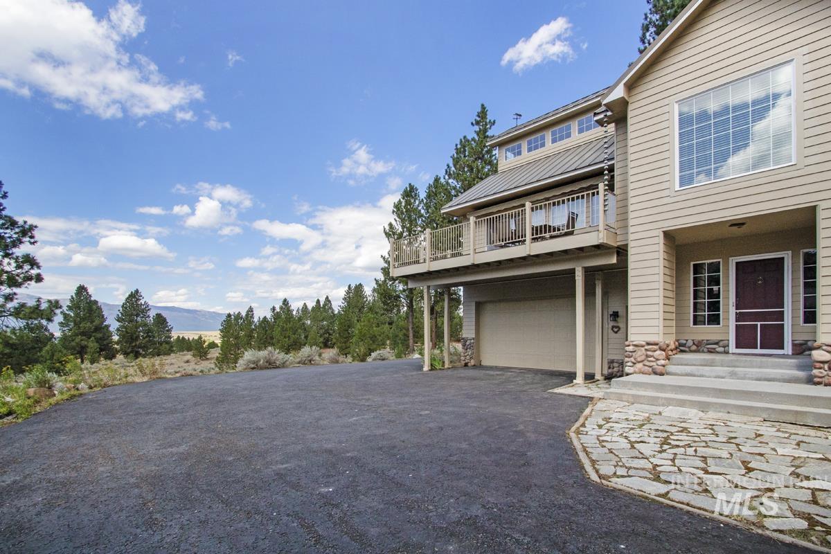 1610 Pine Lake Ranch Drive, Cascade, Idaho 83611, 3 Bedrooms, 3 Bathrooms, Residential For Sale, Price $1,199,000,MLS 98999385