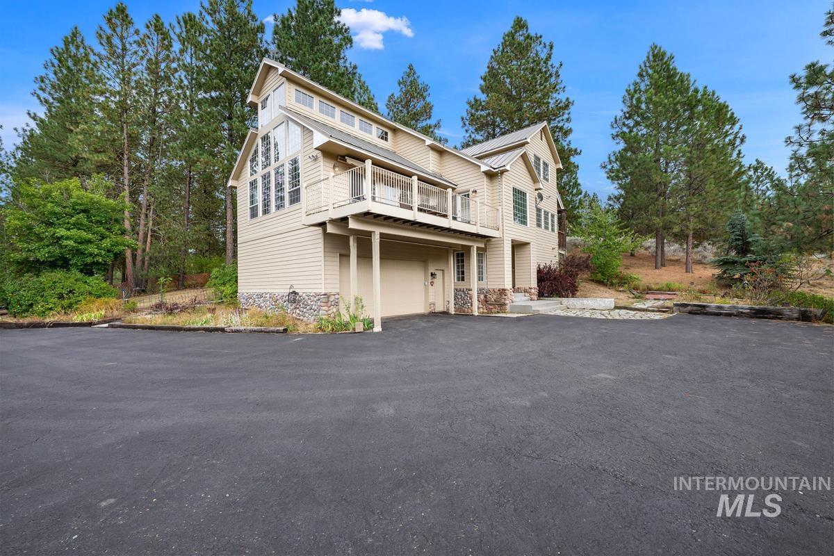 1610 Pine Lake Ranch Drive, Cascade, Idaho 83611, 3 Bedrooms, 3 Bathrooms, Residential For Sale, Price $1,199,000,MLS 98999385