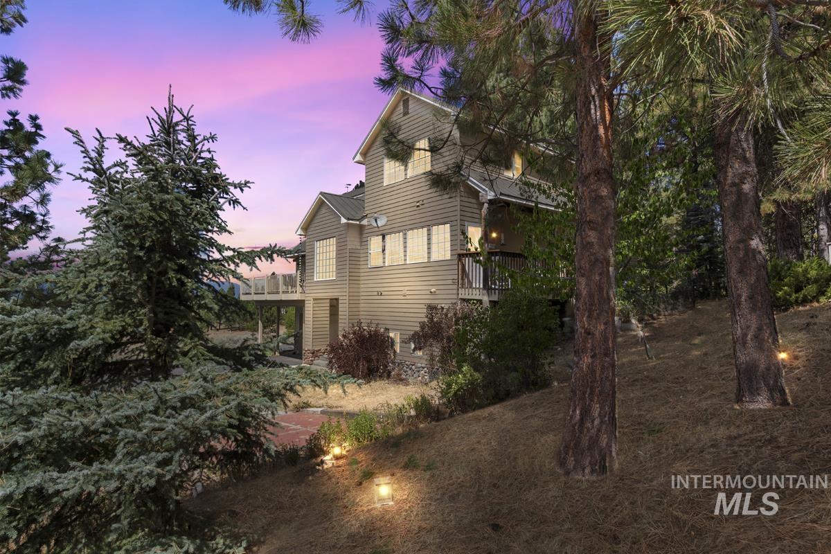 1610 Pine Lake Ranch Drive, Cascade, Idaho 83611, 3 Bedrooms, 3 Bathrooms, Residential For Sale, Price $1,199,000,MLS 98999385